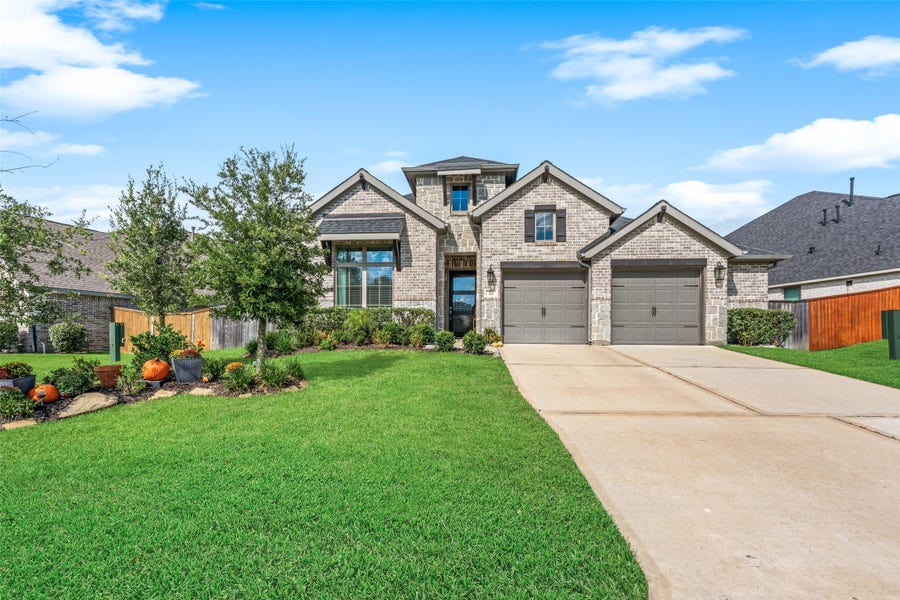 Property photo for 325 Sky Top Drive, Montgomery, TX