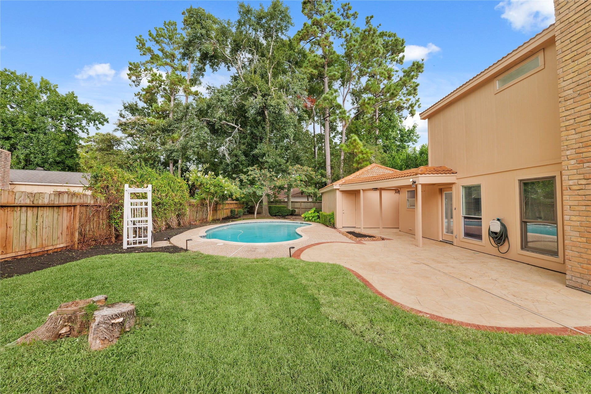 Spacious backyard perfect for gatherings