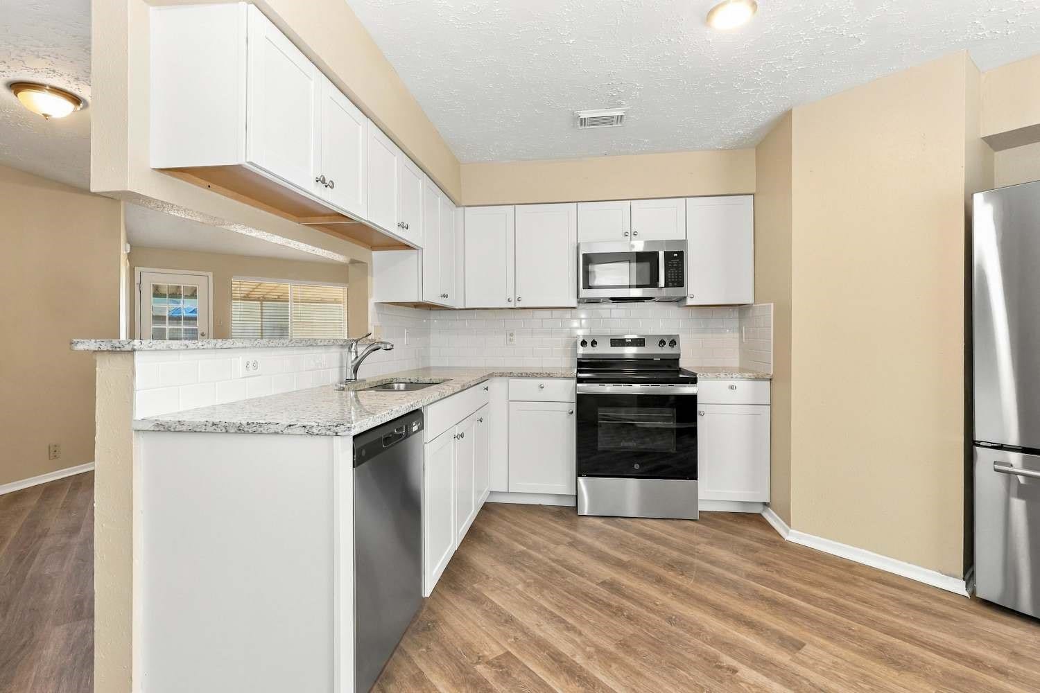 10107 Limewood Lane, Sugar Land, TX 77498 10107 Limewood Lane, Sugar Land, TX 77498