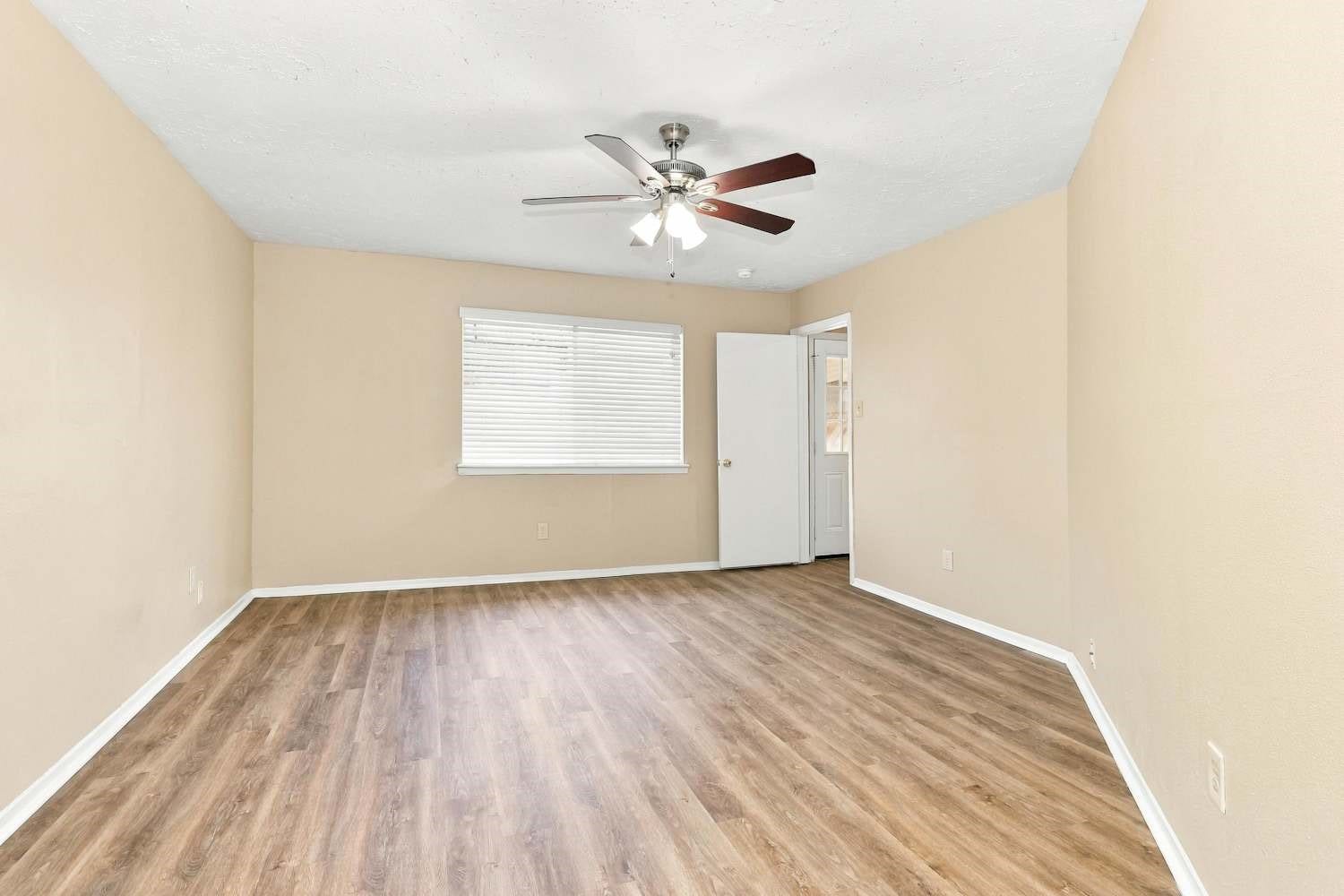 10107 Limewood Lane, Sugar Land, TX 77498 10107 Limewood Lane, Sugar Land, TX 77498