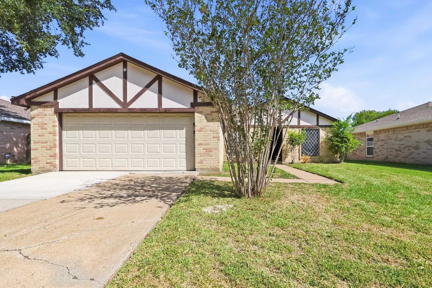 10107 Limewood Lane, Sugar Land, TX 77498 10107 Limewood Lane, Sugar Land, TX 77498