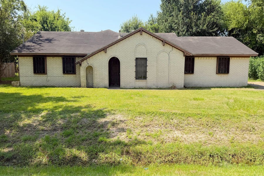 Property photo for 550 E Melville Drive, Crosby, TX