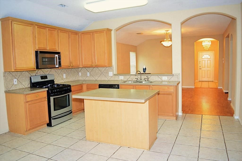 9227 Gammon Oaks Drive, Houston, TX 77095 9227 Gammon Oaks Drive, Houston, TX 77095