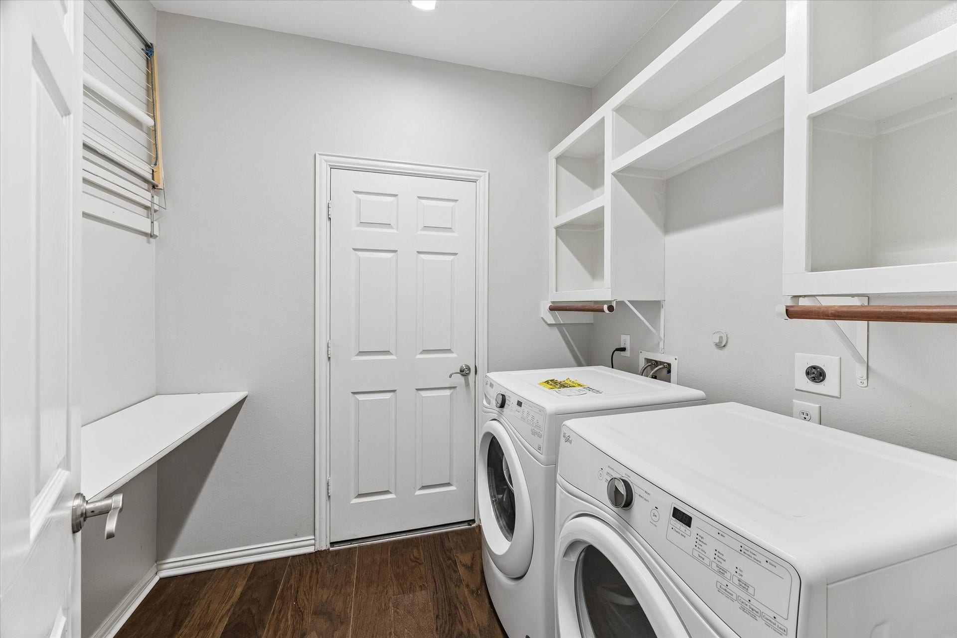 106 W Arbor Camp Circle, Spring, TX 77389 Washer dryer included. Full home water softener installed so appliances run more efficiently for longer.