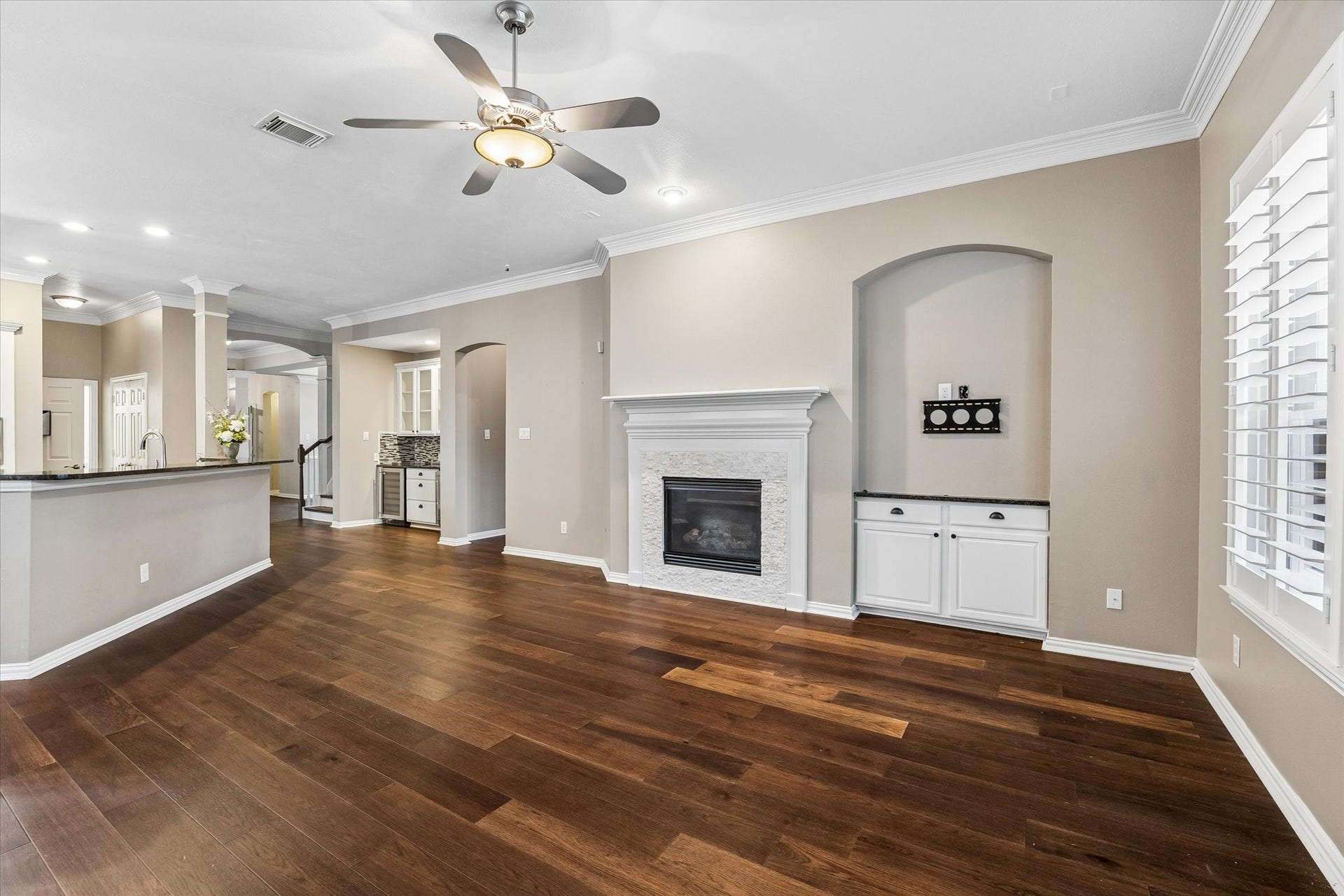 106 W Arbor Camp Circle, Spring, TX 77389 Open floor plan