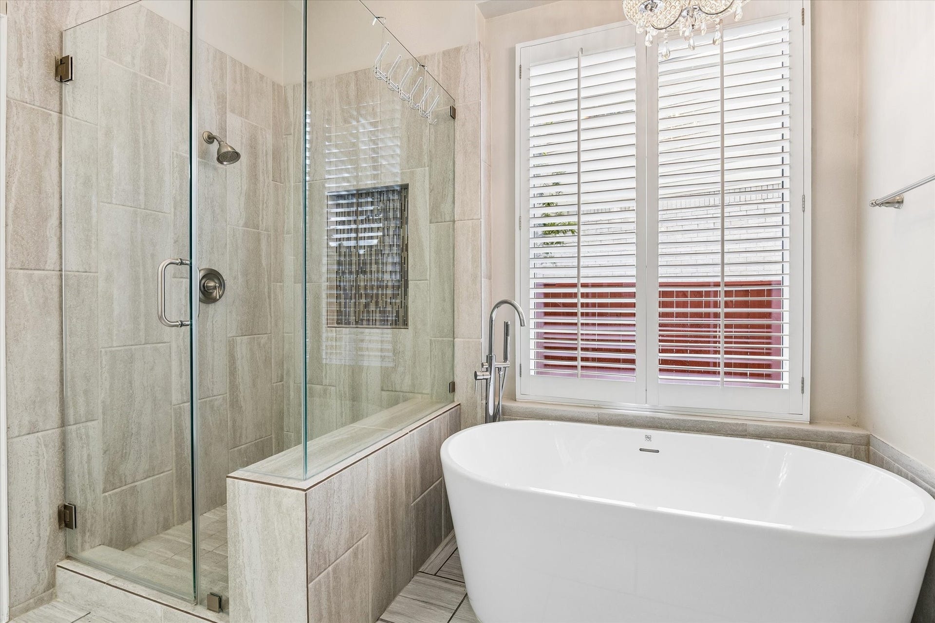 106 W Arbor Camp Circle, Spring, TX 77389 Modern shower and jetted tub. Notice updated lighting throughout the home