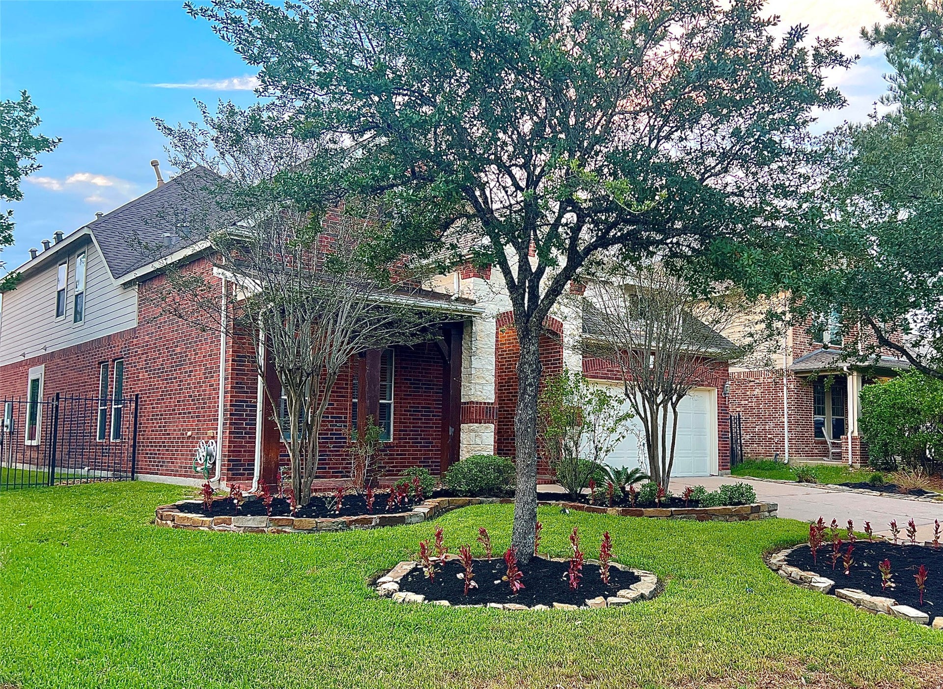 106 W Arbor Camp Circle, Spring, TX 77389 Fresh landscaping and mulch Oct 2026. Front yard and pool service contracts will be covered by landlord.