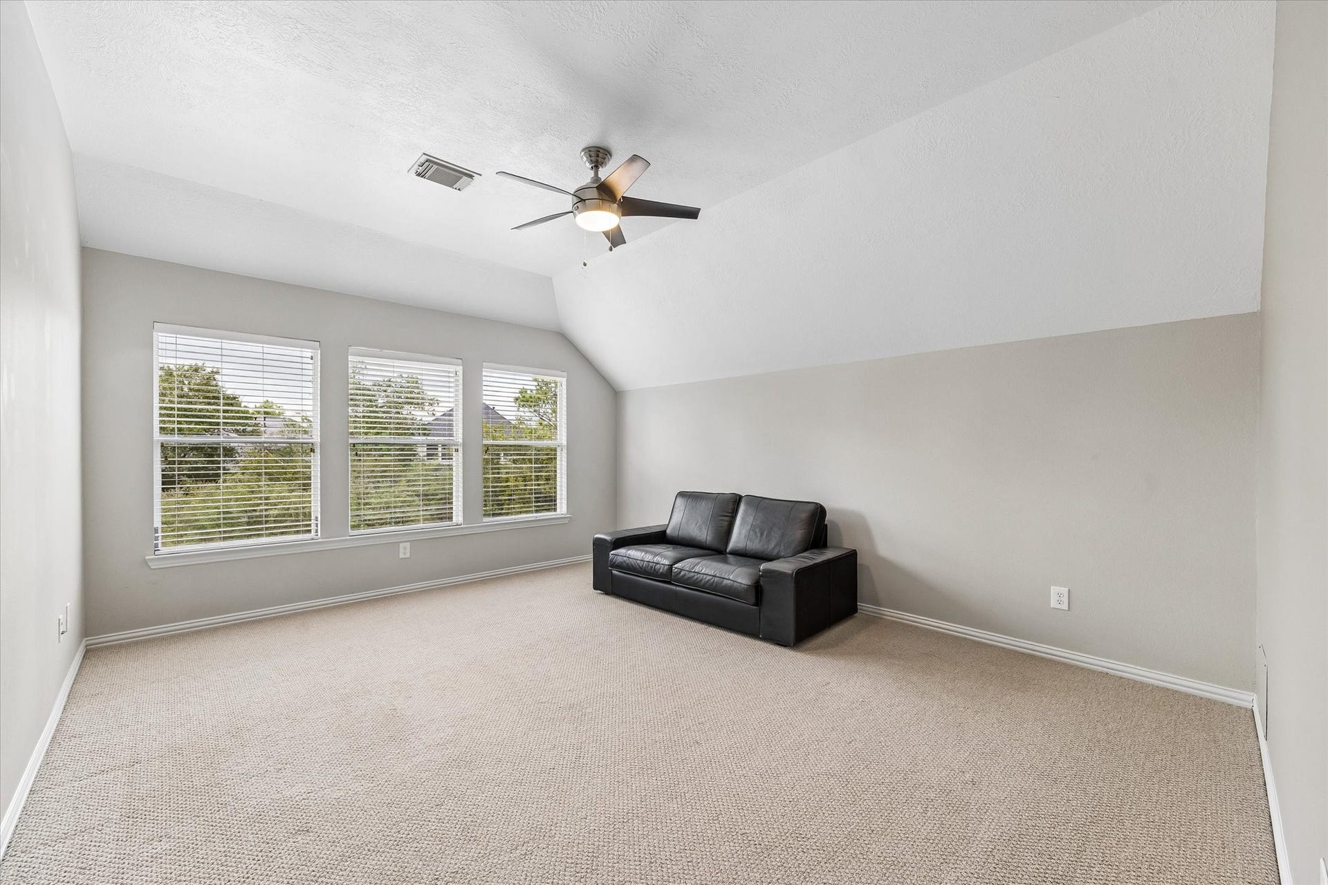 106 W Arbor Camp Circle, Spring, TX 77389 Game room upstairs has an unobstructed view of the pool.