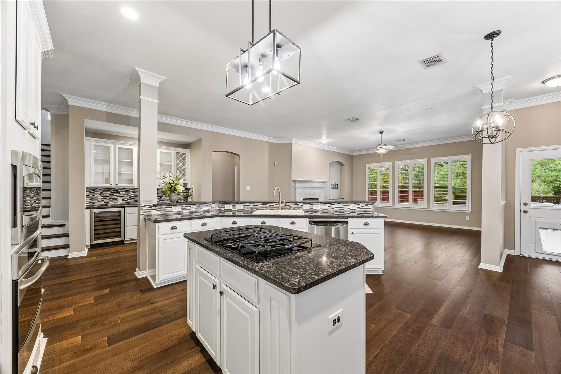 106 W Arbor Camp Circle, Spring, TX 77389 Full home water softener to help you run the household more efficiently. Full Butler's pantry with wine fridge and ice maker near the stairs