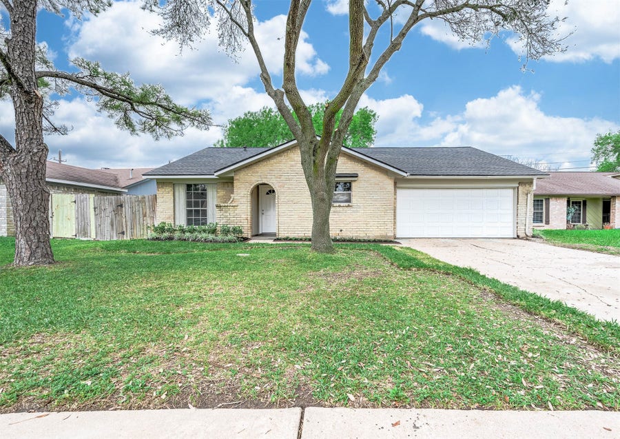 Property photo for 3610 Brier Gardens Drive, Houston, TX