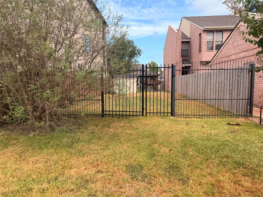 Property photo for 721 Paradise Lane, Montgomery, TX