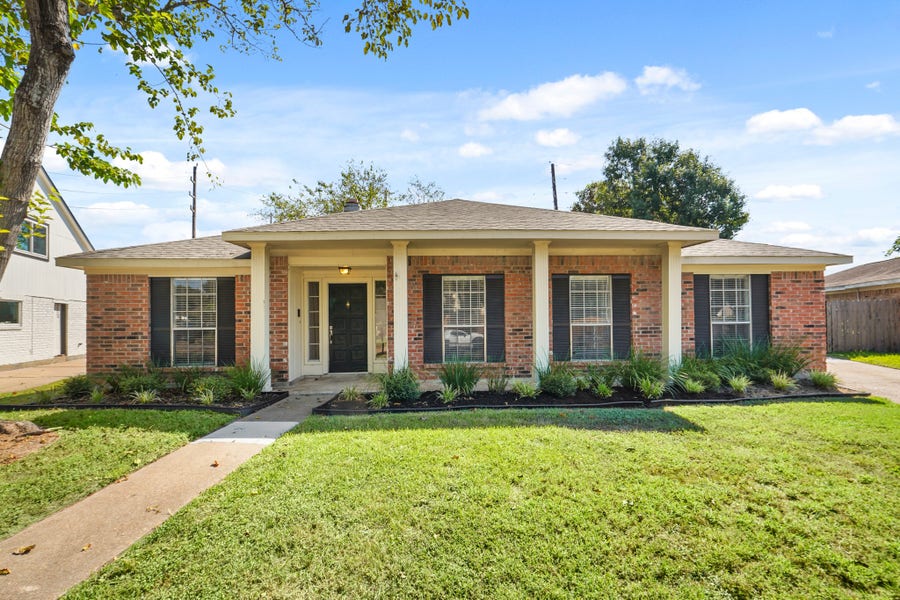 Property photo for 107 Asheboro Drive, Katy, TX