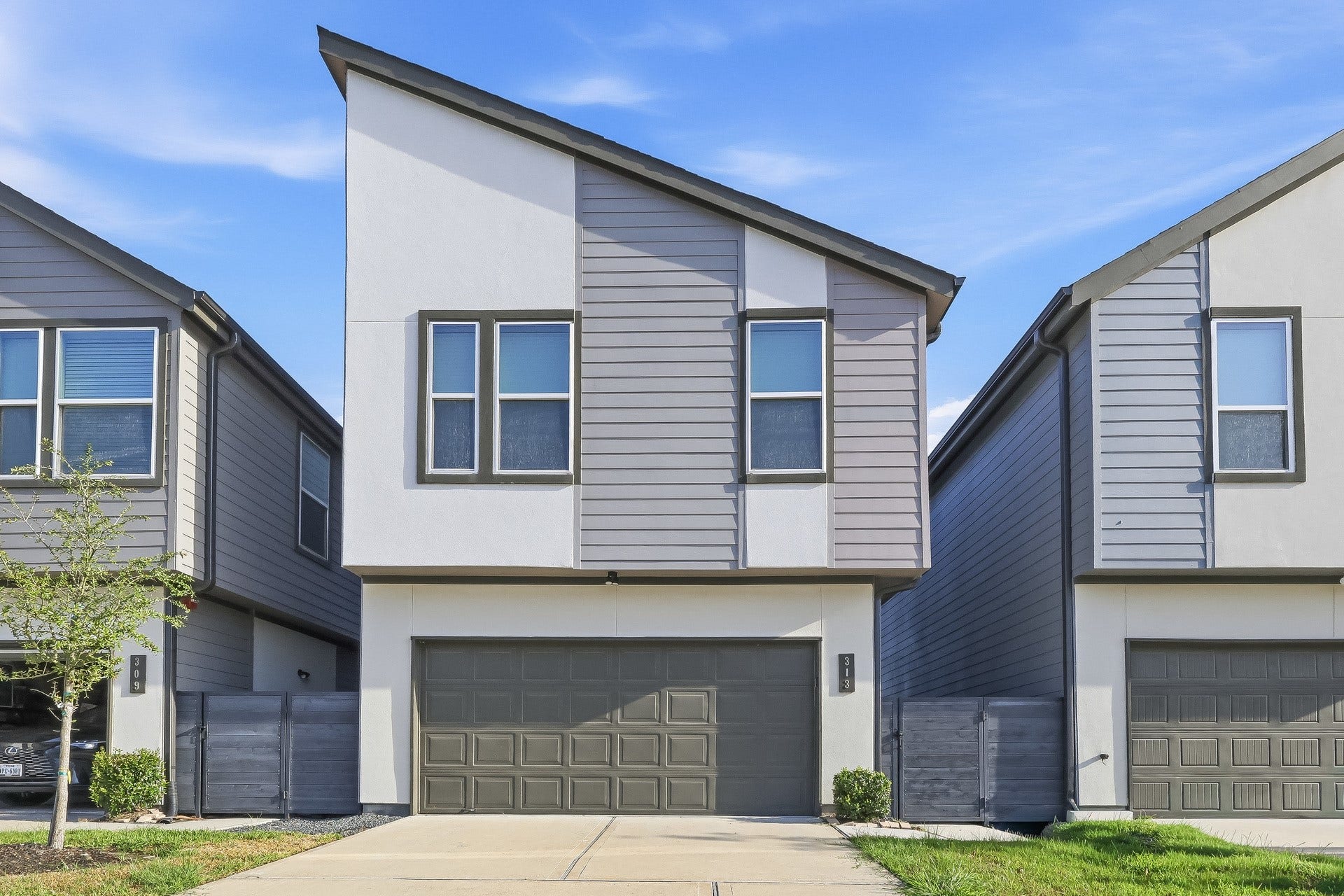 313 N Centro Circle, Shenandoah, TX 77385 313 N Centro Circle, Shenandoah, TX 77385