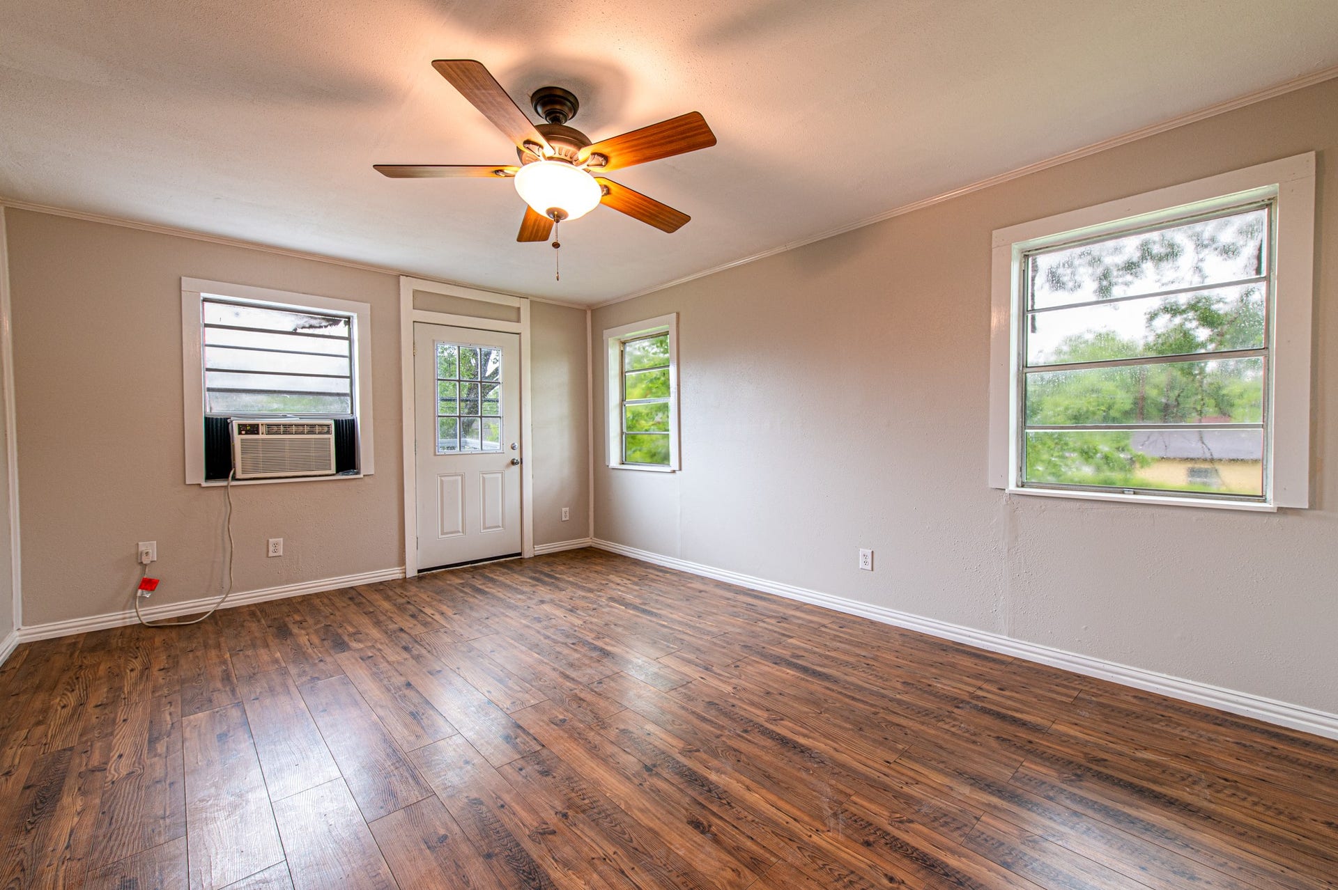 7110 Mchenry Street, #B-TOP, Houston, TX 77087 7110 Mchenry Street, #B-TOP, Houston, TX 77087