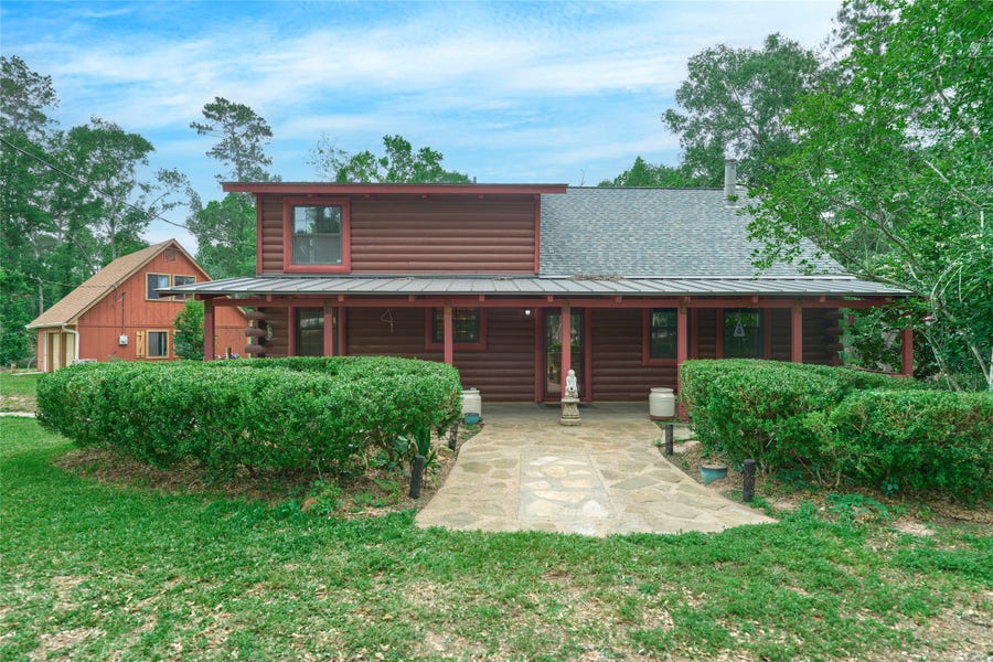 Property photo for 18233 Country Place Drive, Conroe, TX
