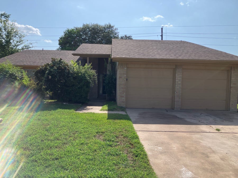Property photo for 5111 Blueberry Hill Drive, Houston, TX