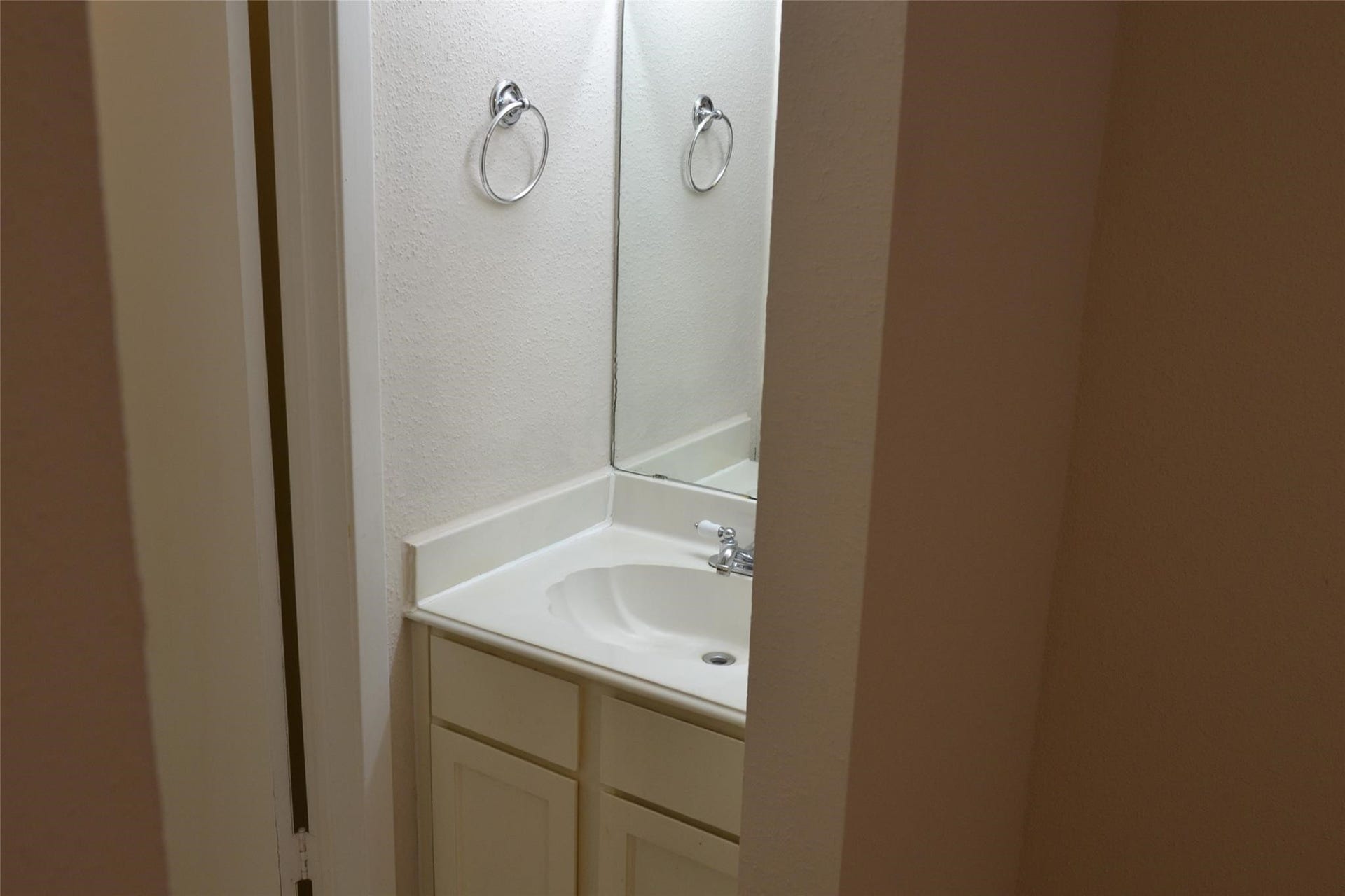6111 Beverly Hill Street, #43, Houston, TX 77057 6111 Beverly Hill Street, #43, Houston, TX 77057
