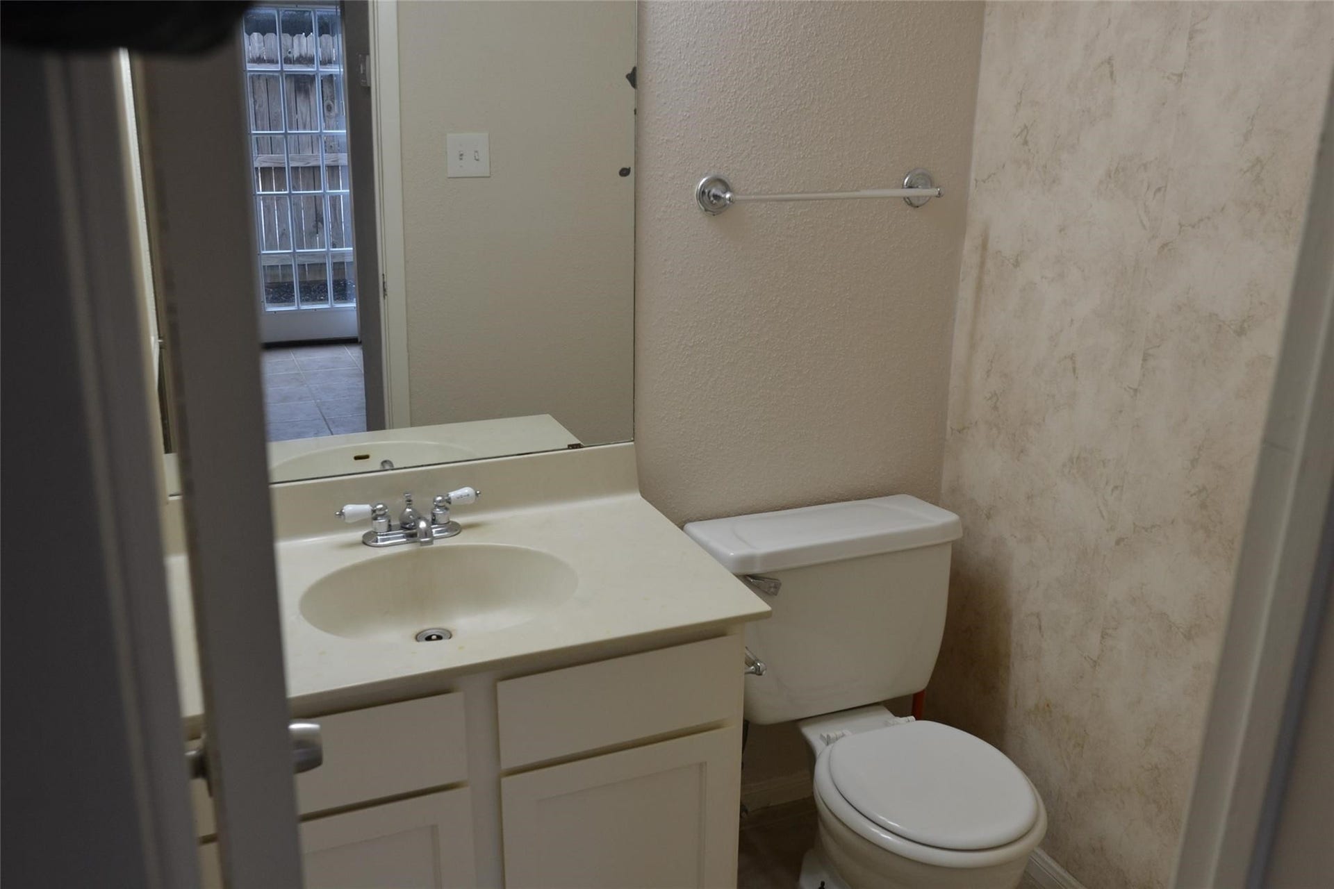 6111 Beverly Hill Street, #43, Houston, TX 77057 6111 Beverly Hill Street, #43, Houston, TX 77057
