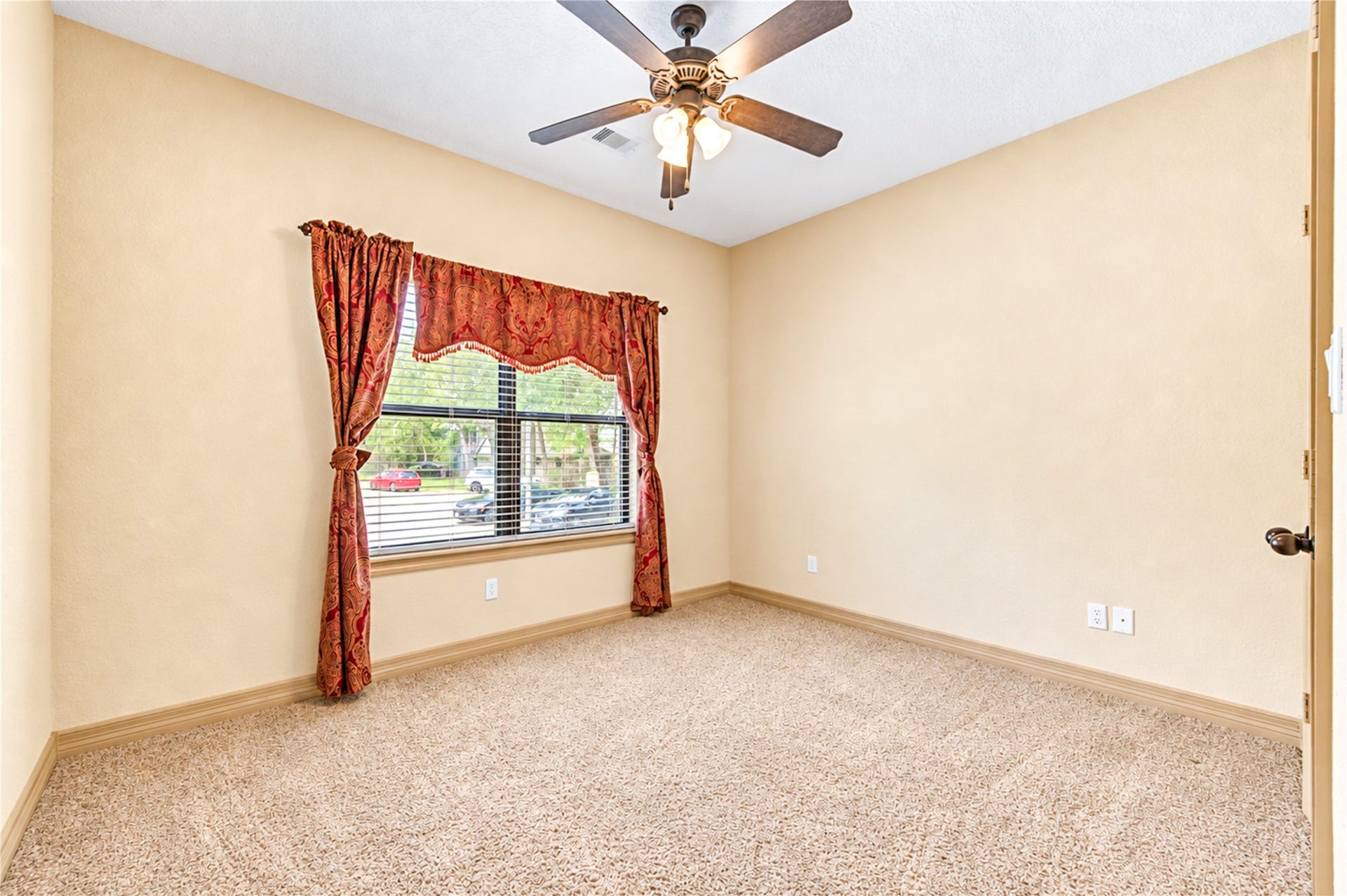 3817 Copper Mountain Lane, Montgomery, TX 77316