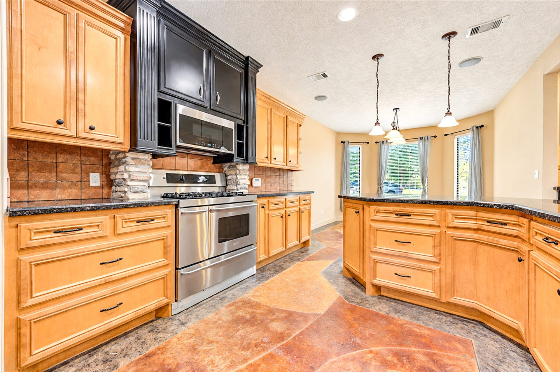 3817 Copper Mountain Lane, Montgomery, TX 77316