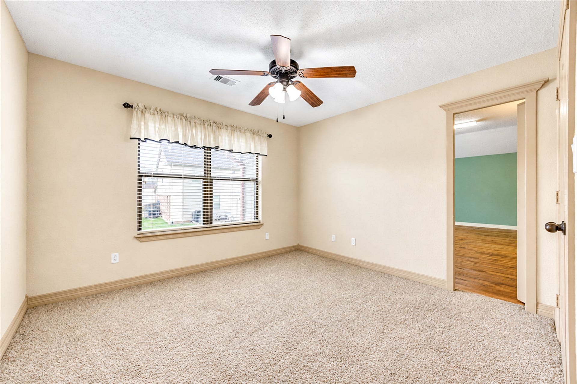 3817 Copper Mountain Lane, Montgomery, TX 77316