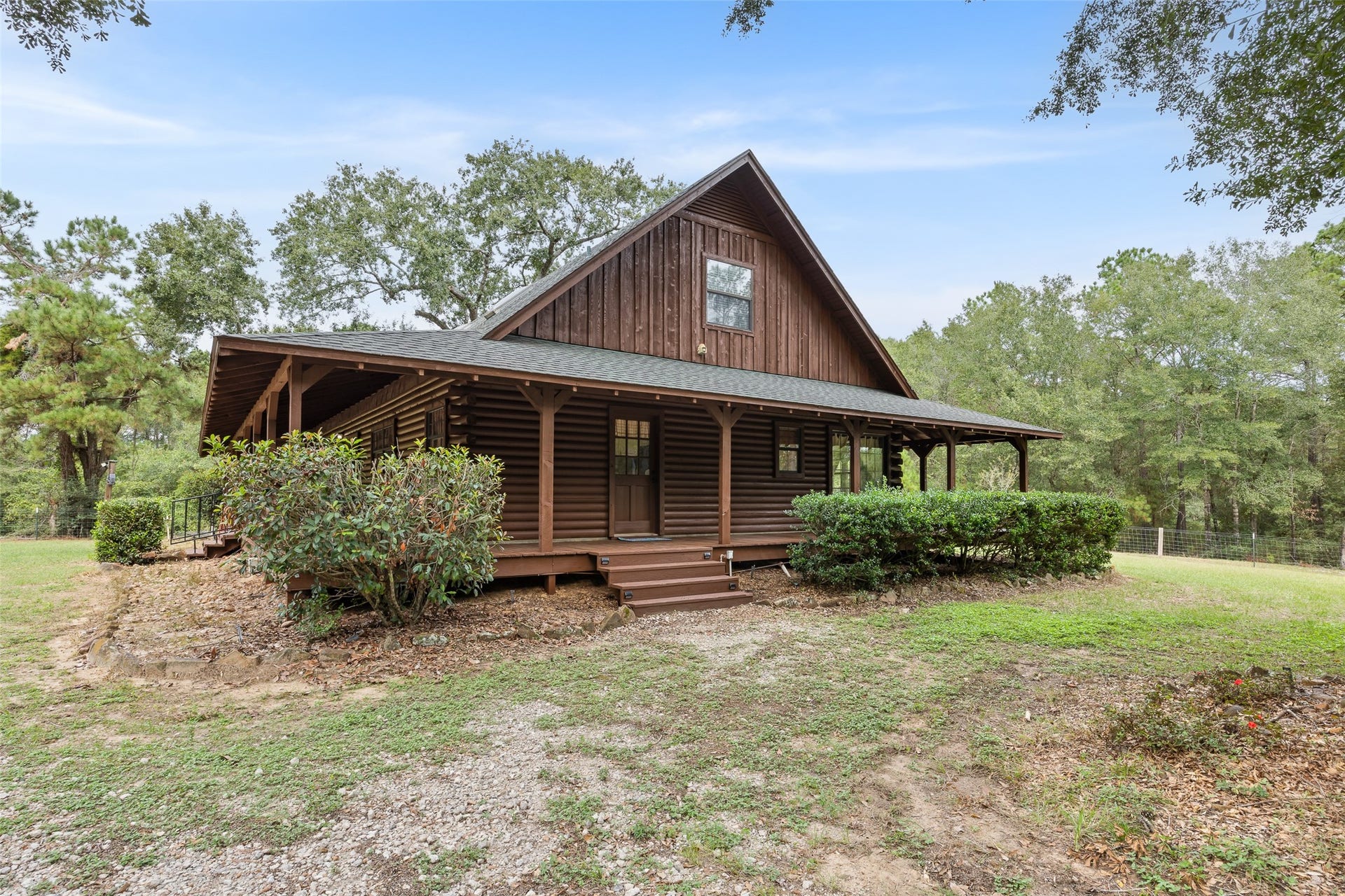 27874 Riley Road, Waller, TX 77484 Grab your morning coffee and find your favorite spot on the wraparound porch! With beautiful trees, wide open spaces and plenty of privacy, this is the kind of place where you'll want to slow down and stay awhile.