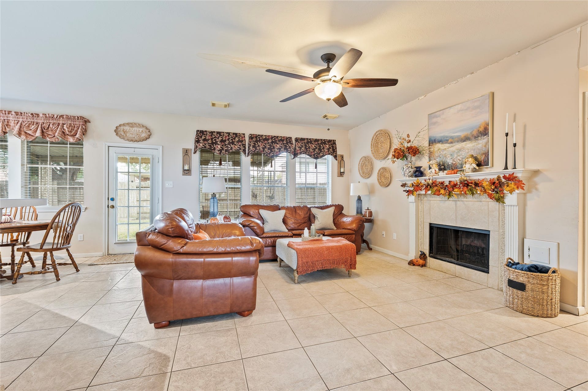 2906 Kensington Park, Pearland, TX 77581 2906 Kensington Park, Pearland, TX 77581
