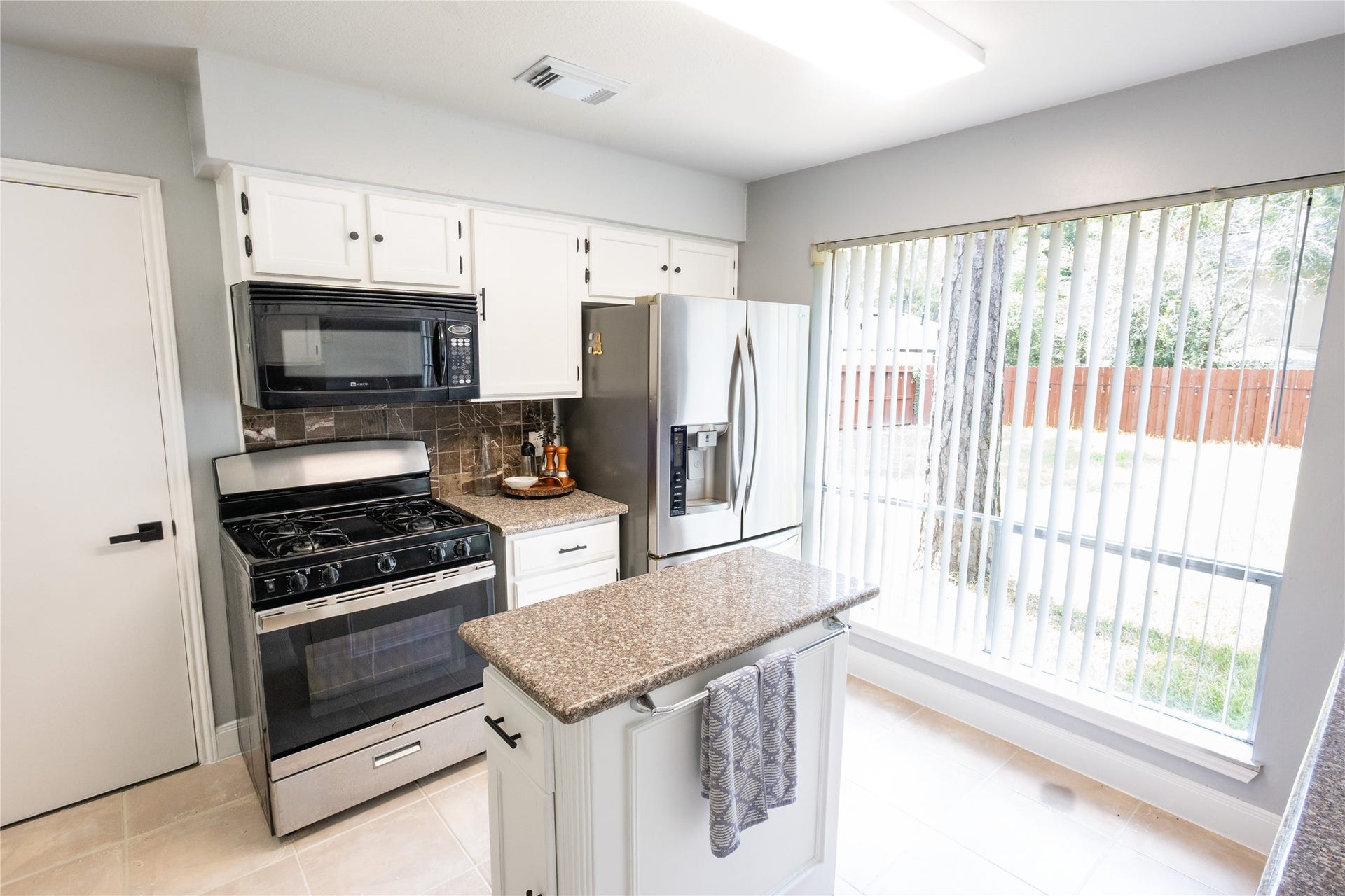 31 N Drifting Leaf Court, The Woodlands, TX 77380 31 N Drifting Leaf Court, The Woodlands, TX 77380