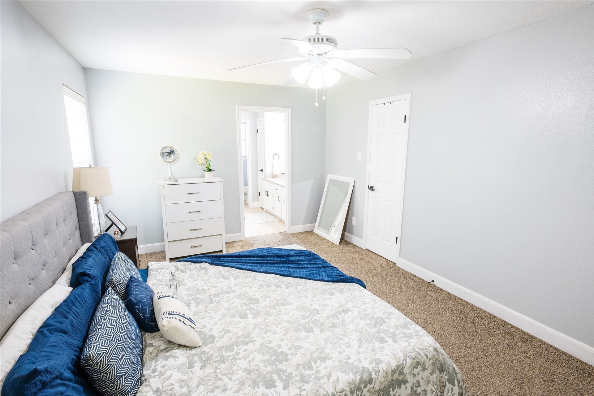 31 N Drifting Leaf Court, The Woodlands, TX 77380 31 N Drifting Leaf Court, The Woodlands, TX 77380
