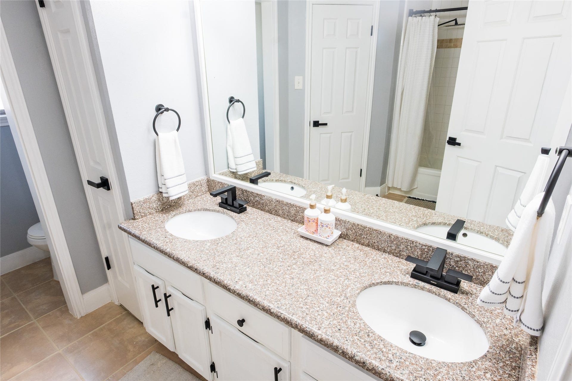31 N Drifting Leaf Court, The Woodlands, TX 77380 31 N Drifting Leaf Court, The Woodlands, TX 77380