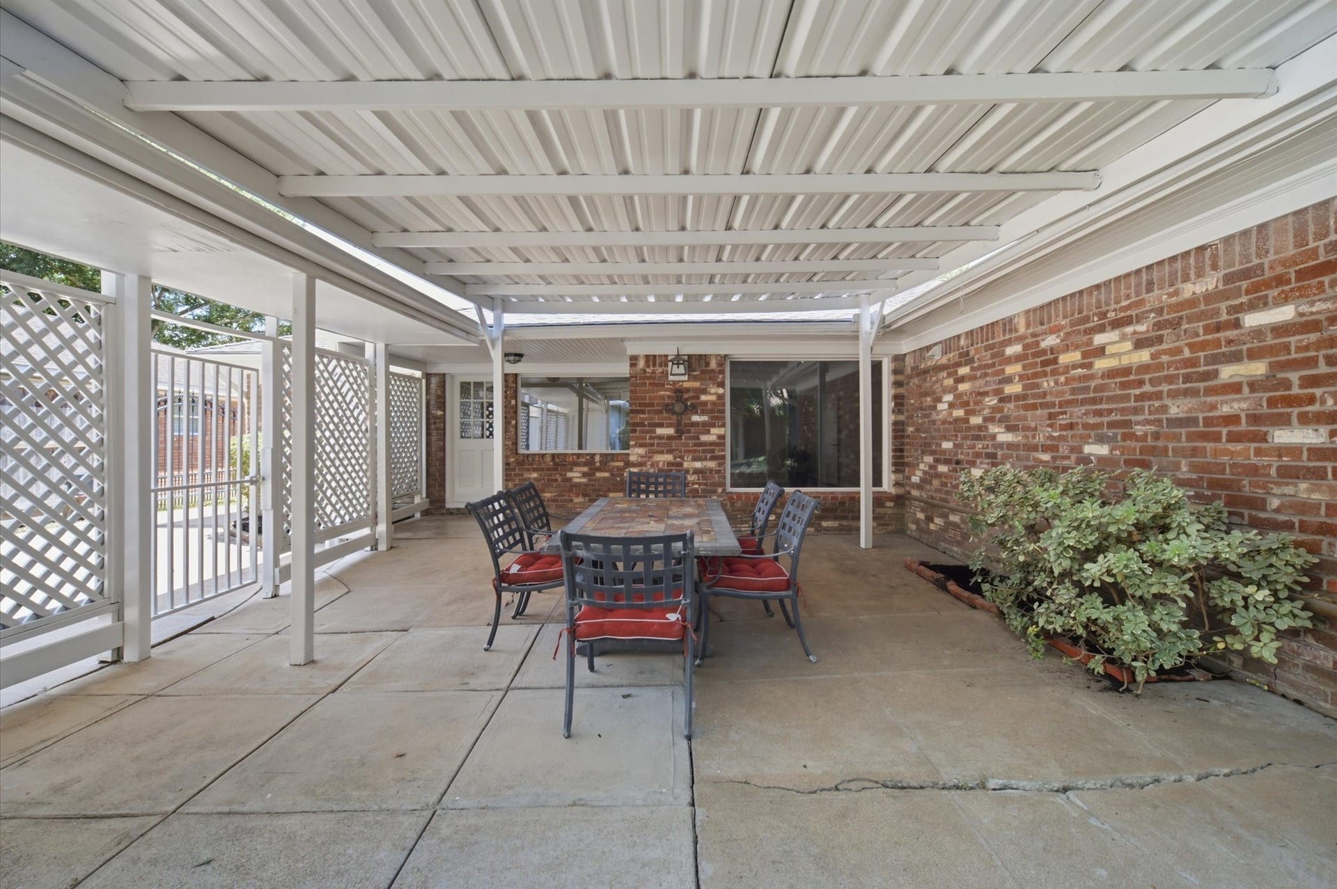 3731 Latma Drive, Houston, TX 77025 3731 Latma Drive, Houston, TX 77025