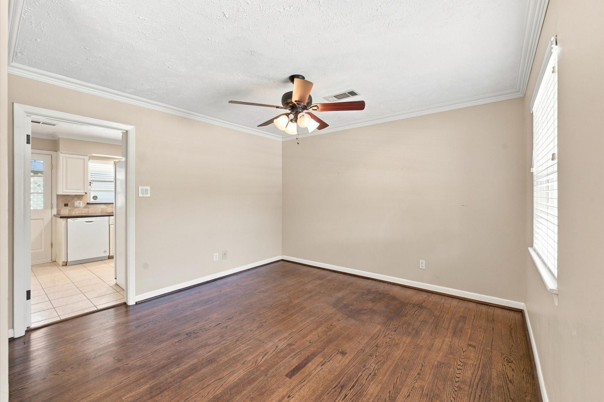 3731 Latma Drive, Houston, TX 77025 3731 Latma Drive, Houston, TX 77025