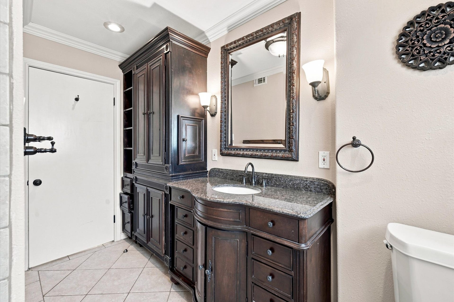 3731 Latma Drive, Houston, TX 77025 3731 Latma Drive, Houston, TX 77025