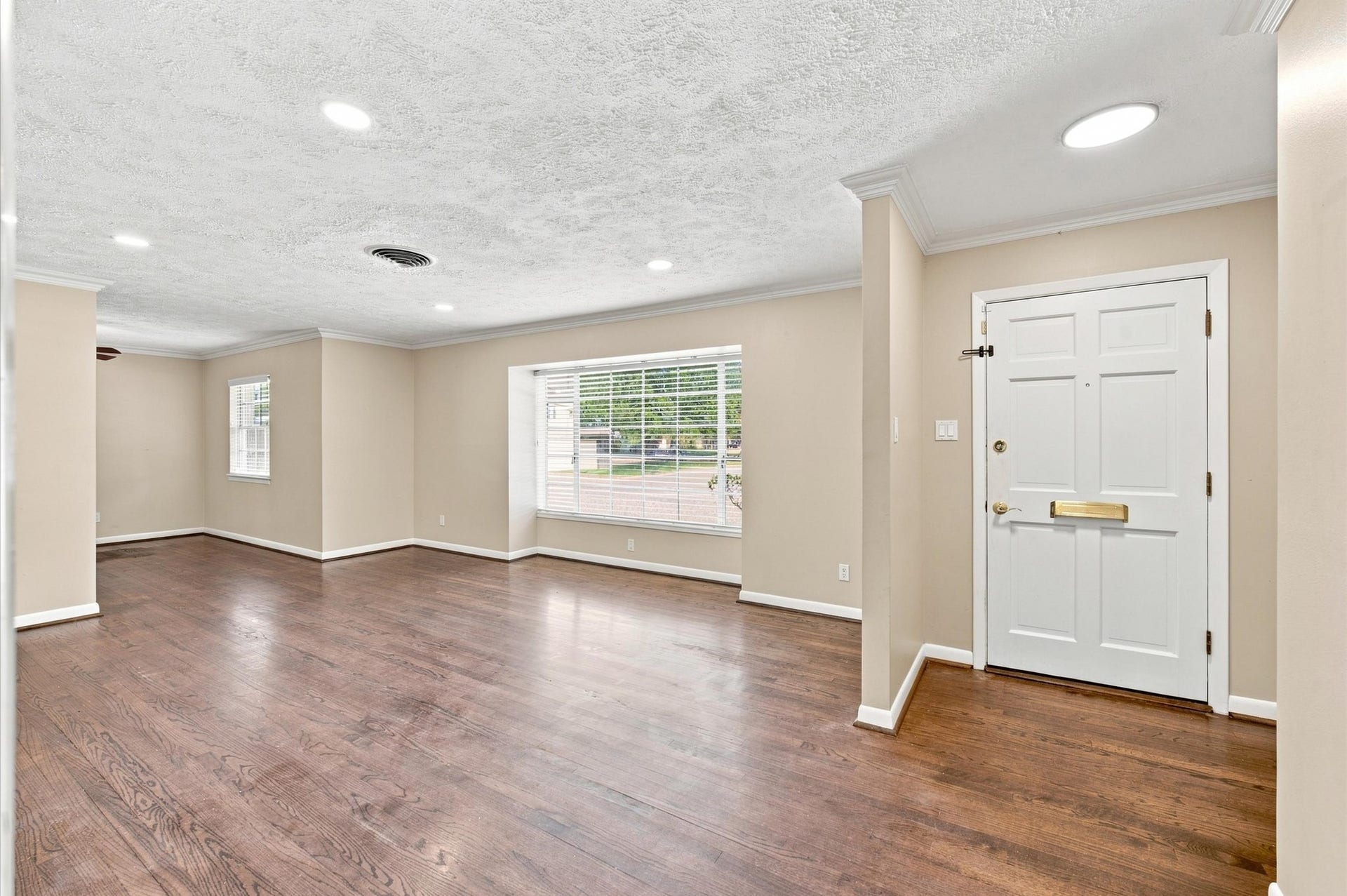3731 Latma Drive, Houston, TX 77025 3731 Latma Drive, Houston, TX 77025