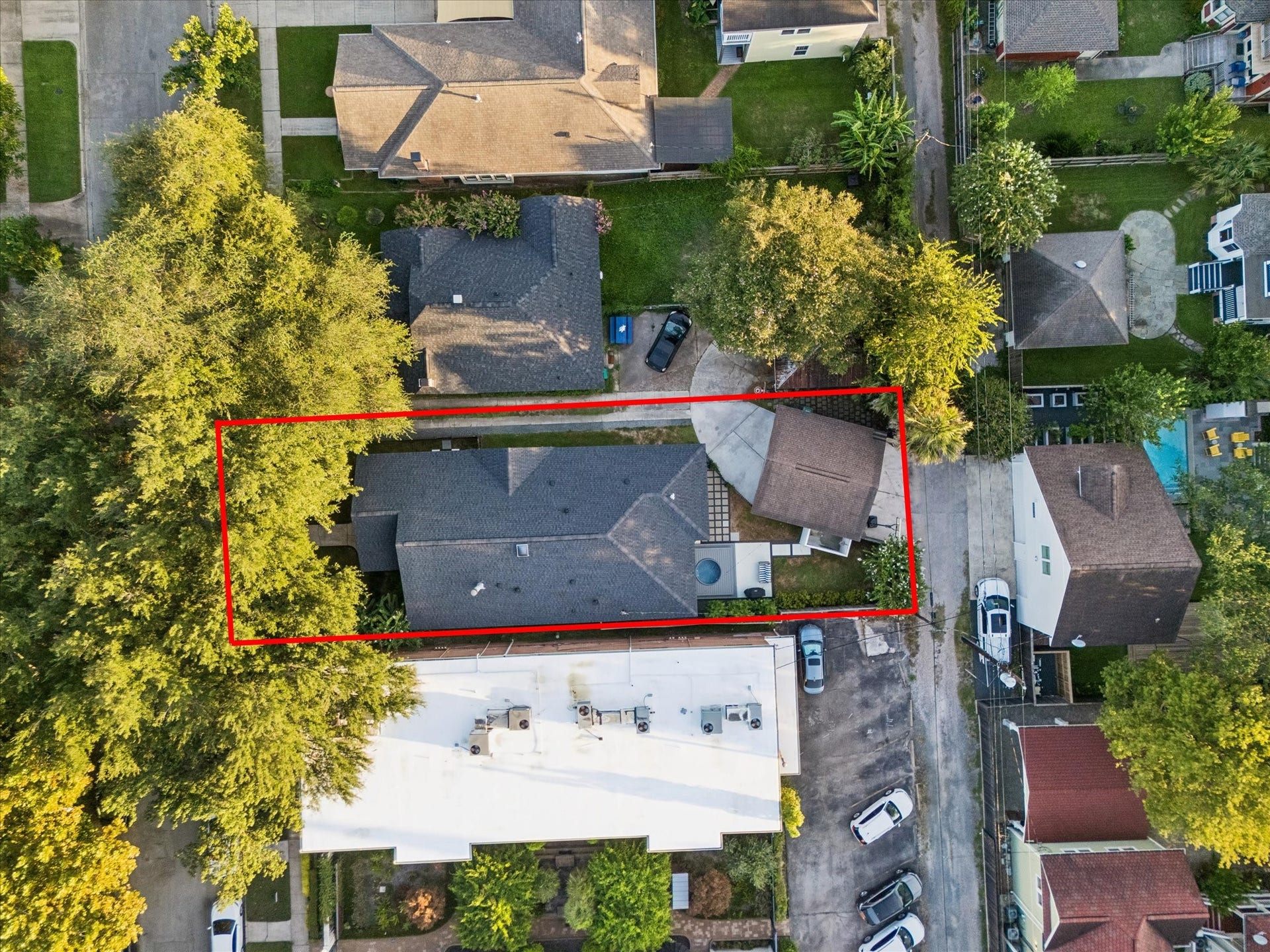1635 Harvard Street, Houston, TX 77008 A bird's eye view of the property.