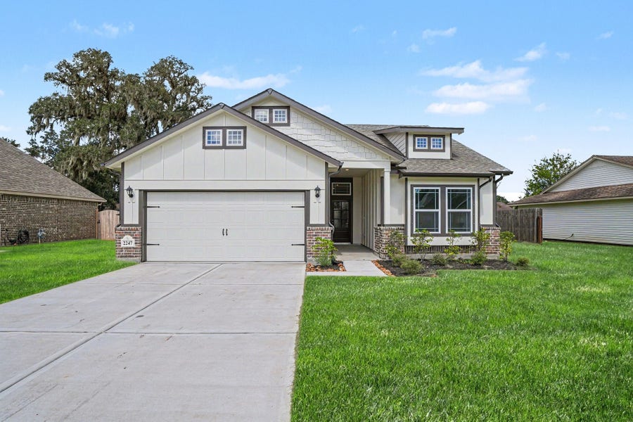 Property photo for 2247 Riveroaks Drive, West Columbia, TX