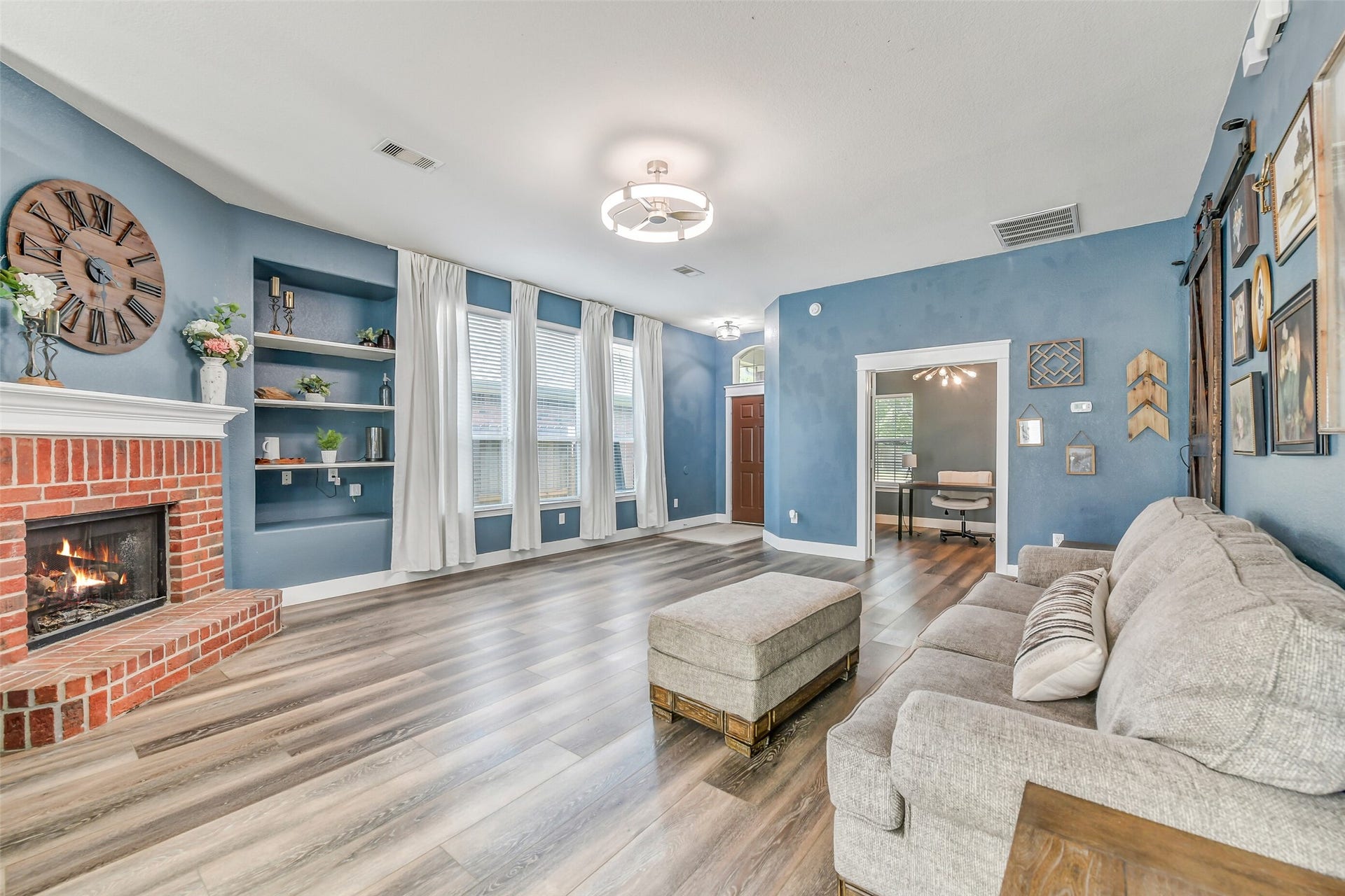 994 Jefferson Street, Alvin, TX 77511 994 Jefferson Street, Alvin, TX 77511