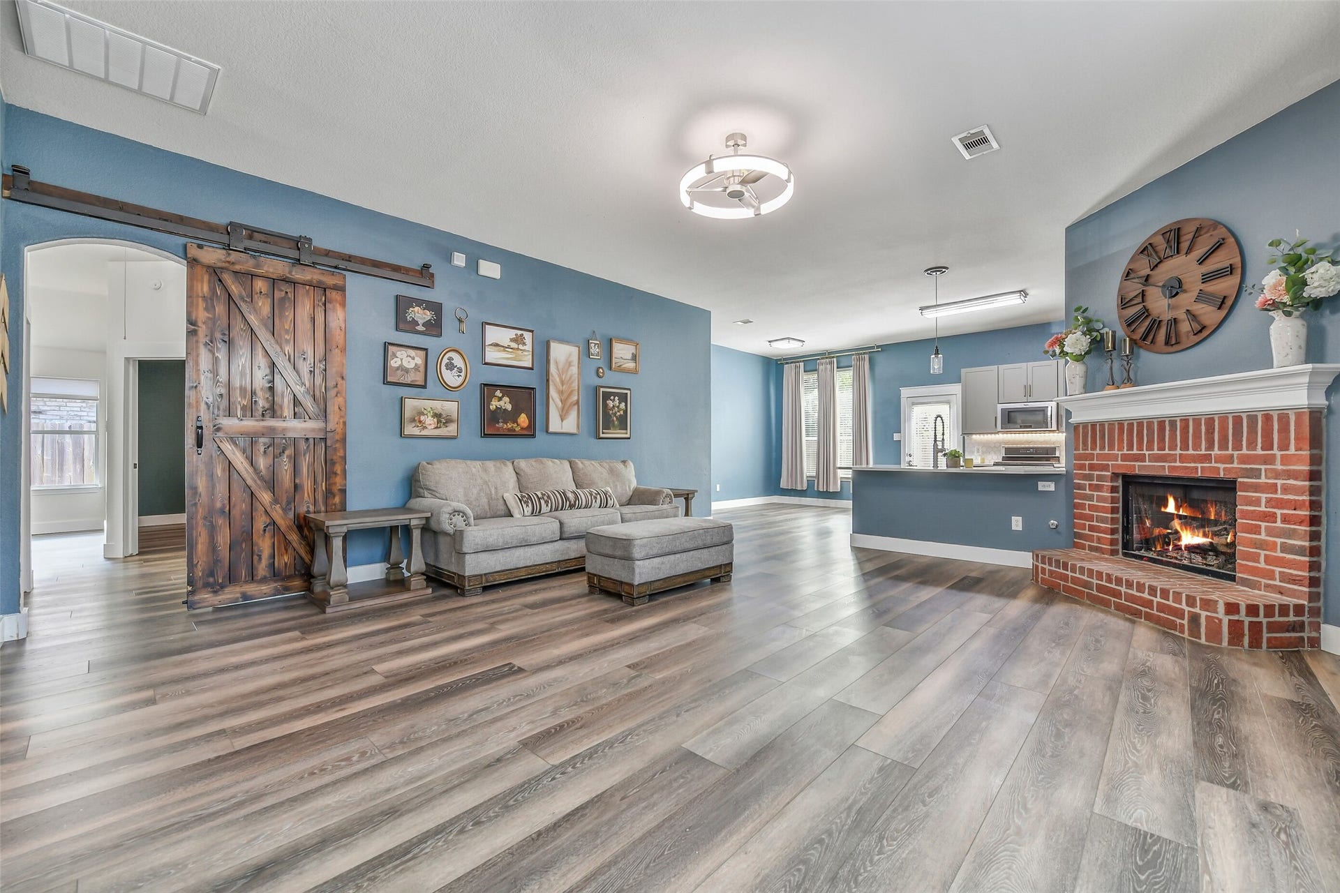 994 Jefferson Street, Alvin, TX 77511 994 Jefferson Street, Alvin, TX 77511