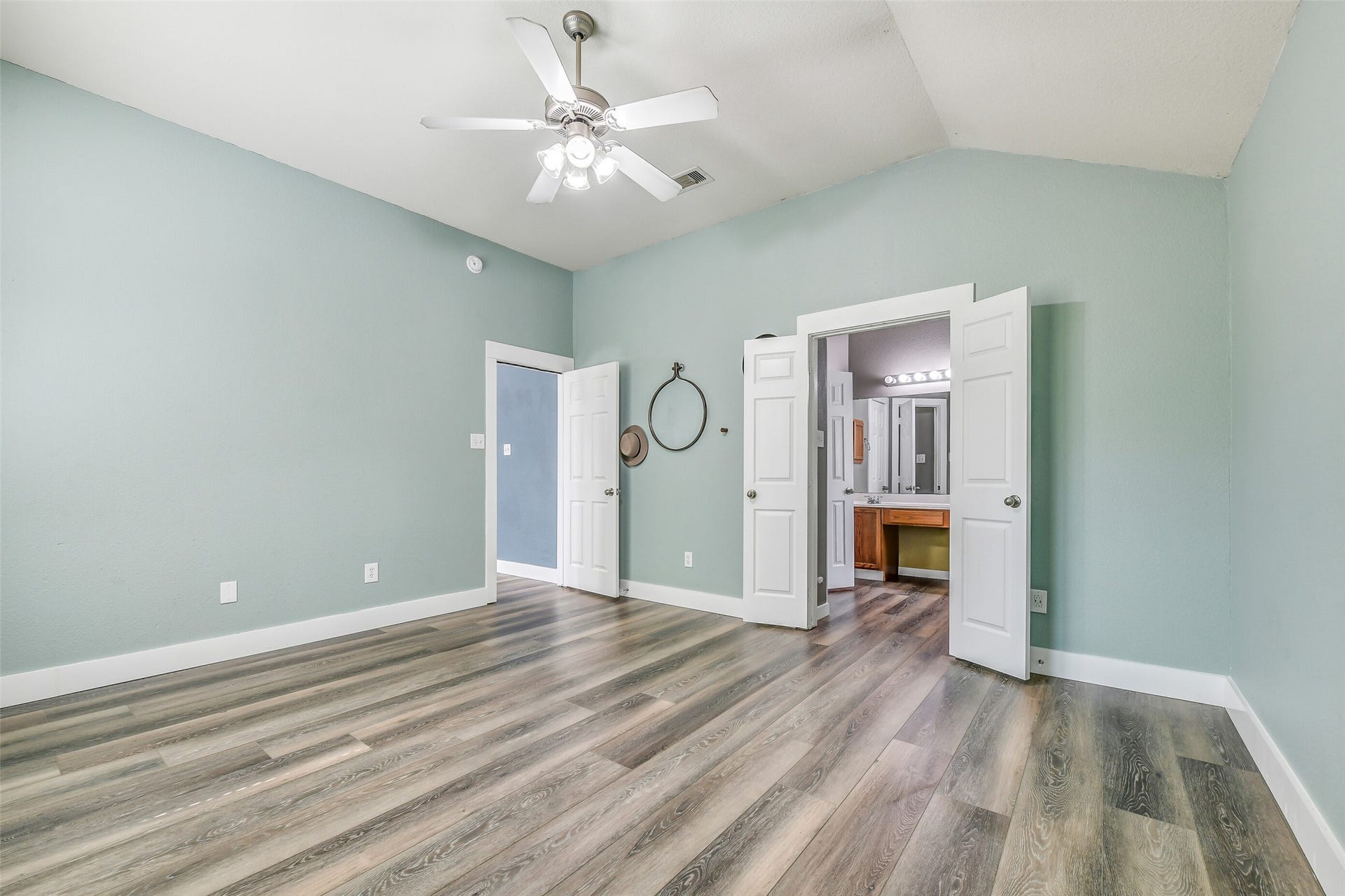 994 Jefferson Street, Alvin, TX 77511 994 Jefferson Street, Alvin, TX 77511