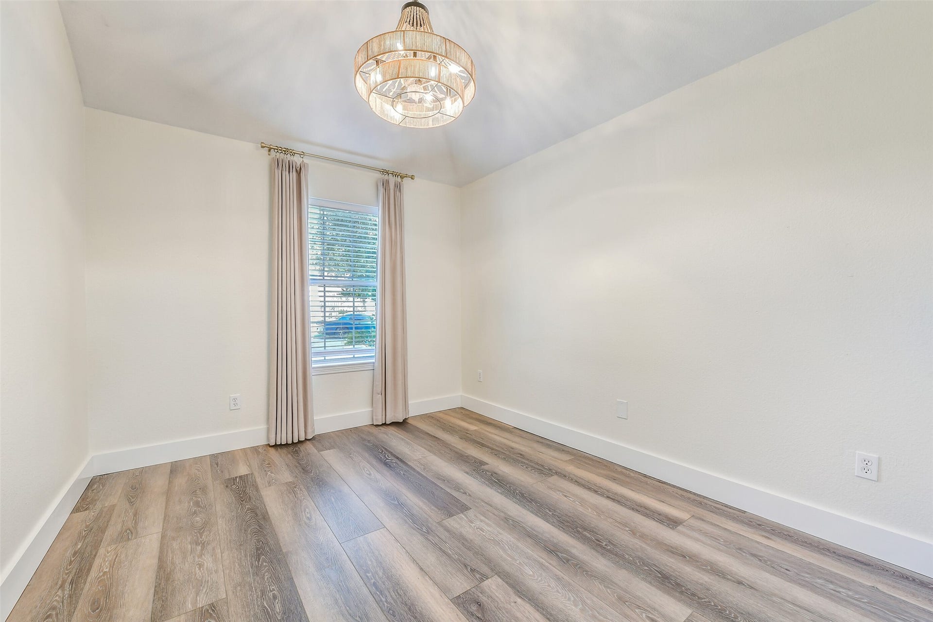 994 Jefferson Street, Alvin, TX 77511 994 Jefferson Street, Alvin, TX 77511