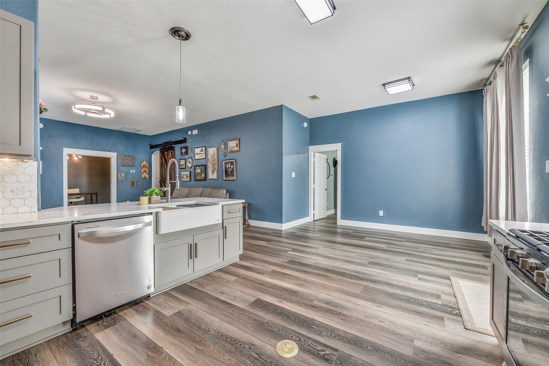 994 Jefferson Street, Alvin, TX 77511 994 Jefferson Street, Alvin, TX 77511