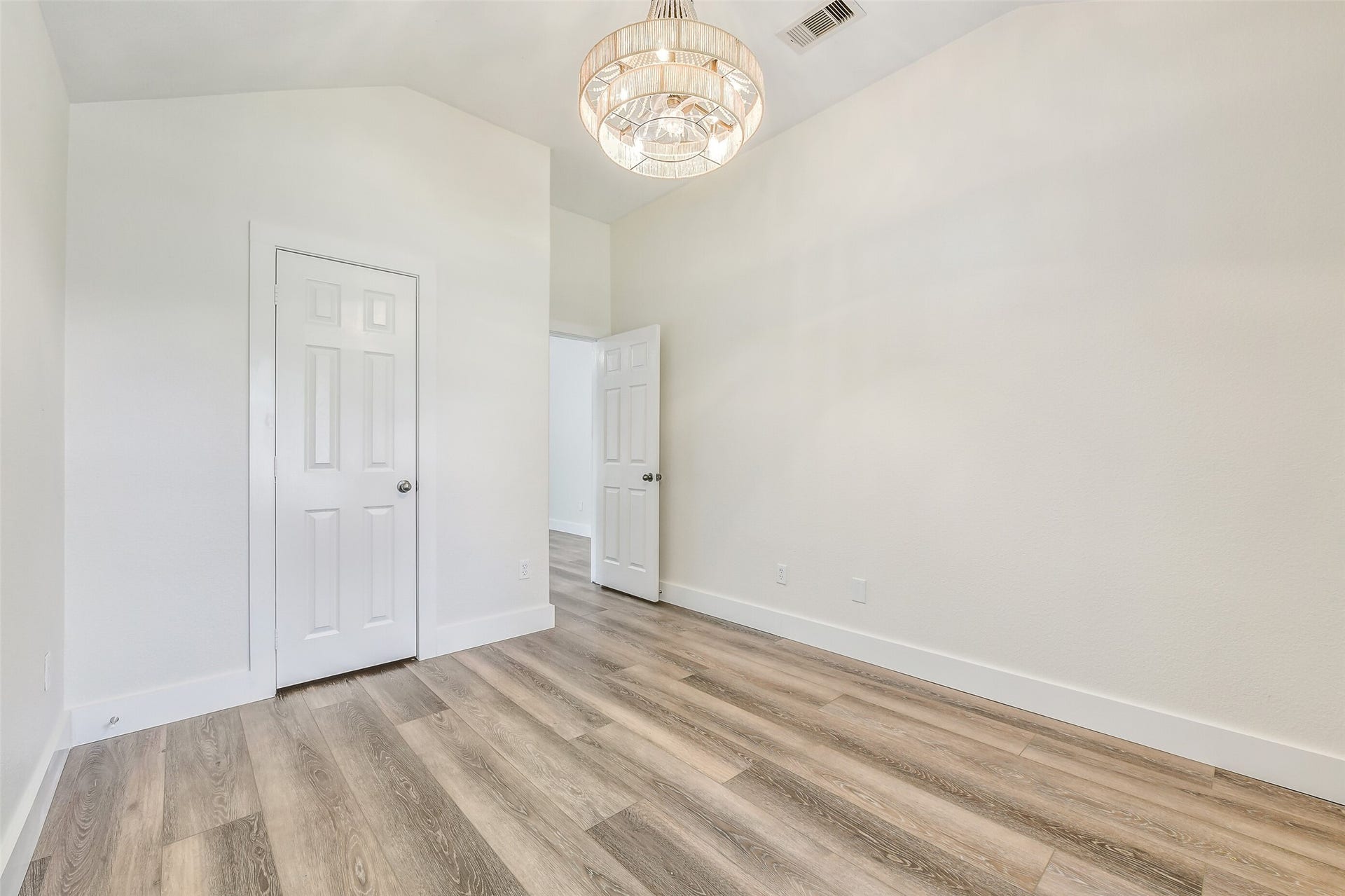 994 Jefferson Street, Alvin, TX 77511 994 Jefferson Street, Alvin, TX 77511