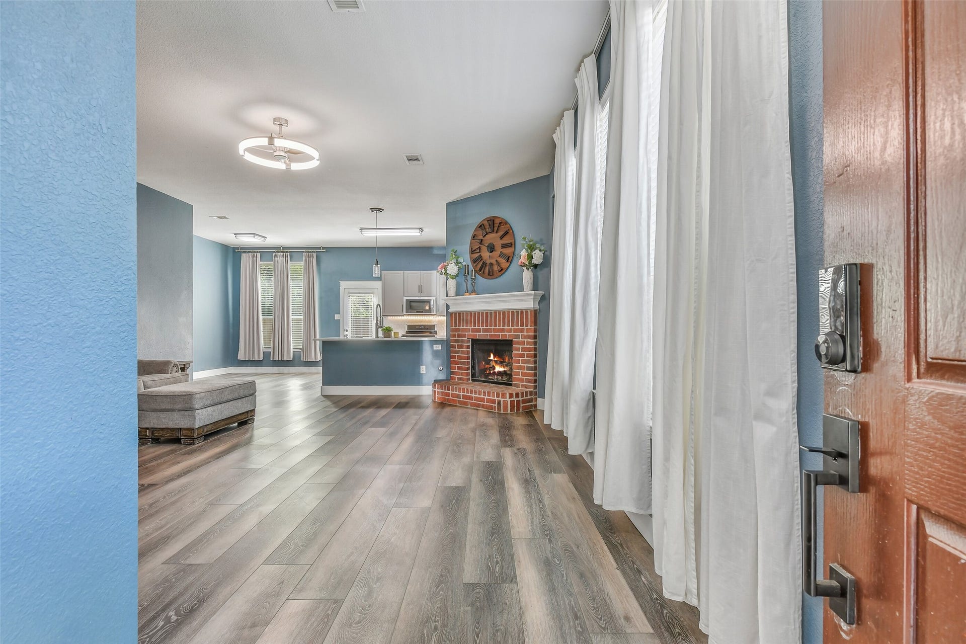 994 Jefferson Street, Alvin, TX 77511 994 Jefferson Street, Alvin, TX 77511