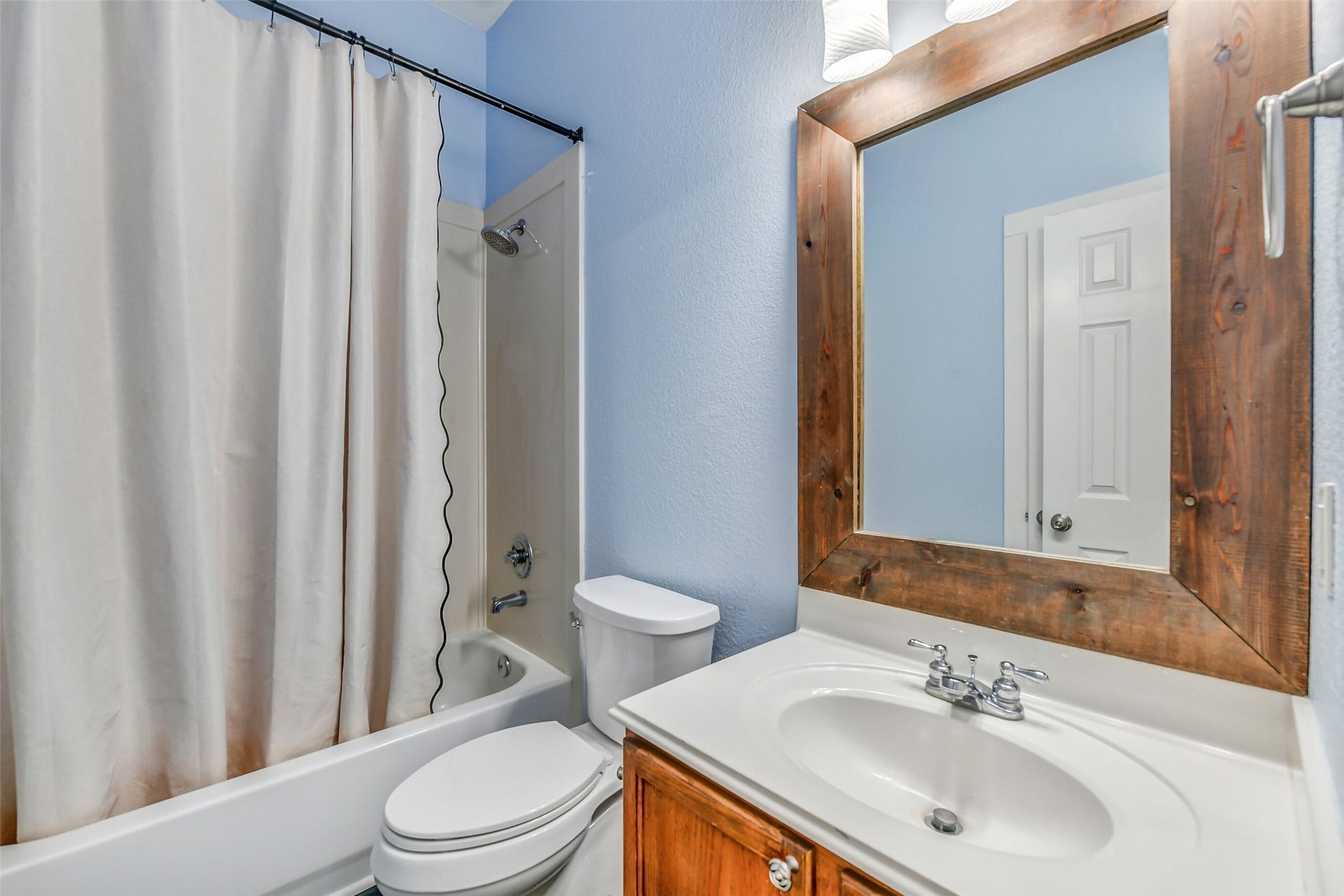 994 Jefferson Street, Alvin, TX 77511 994 Jefferson Street, Alvin, TX 77511
