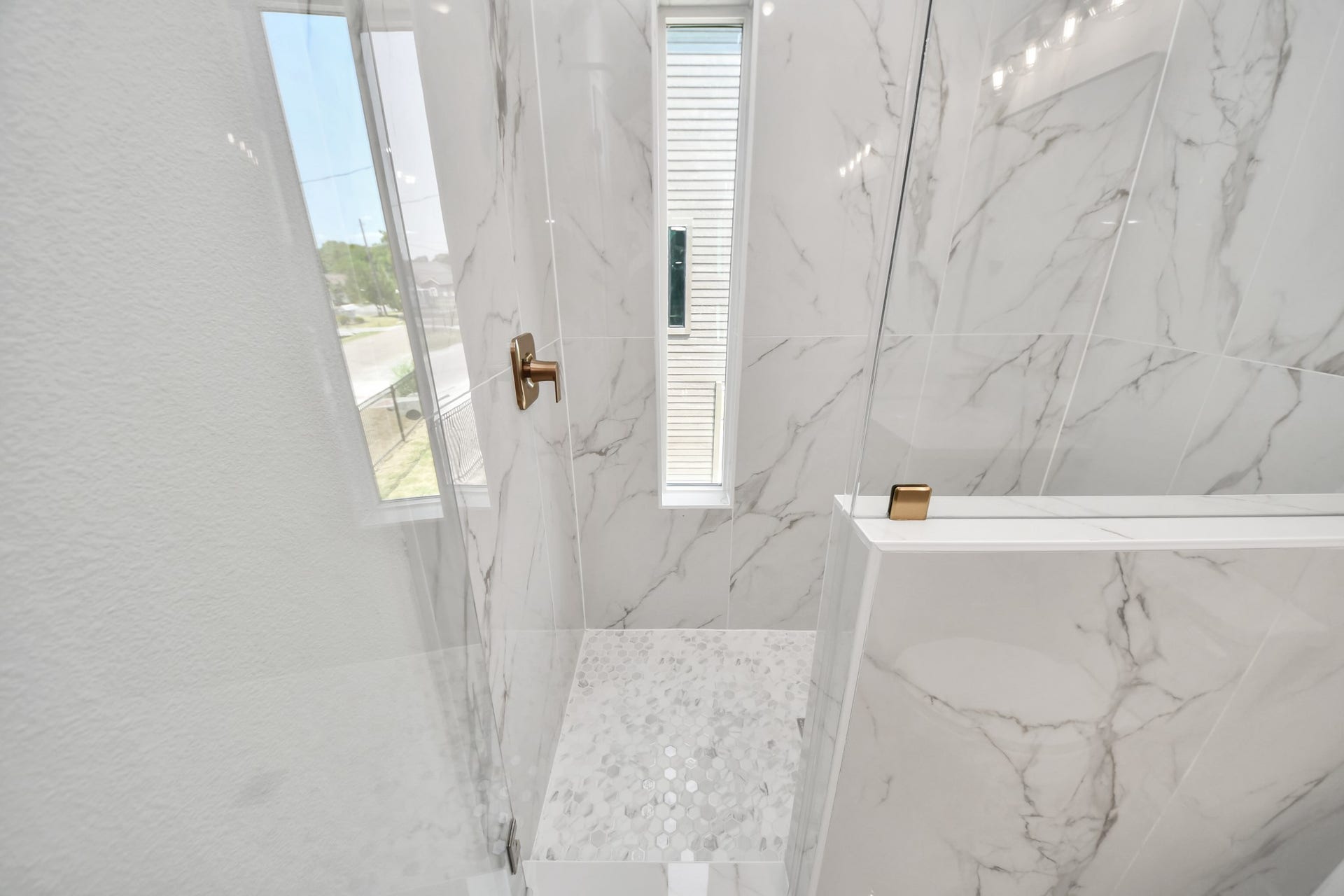 6131 Bacher Street, Houston, TX 77028 6131 Bacher Street, Houston, TX 77028