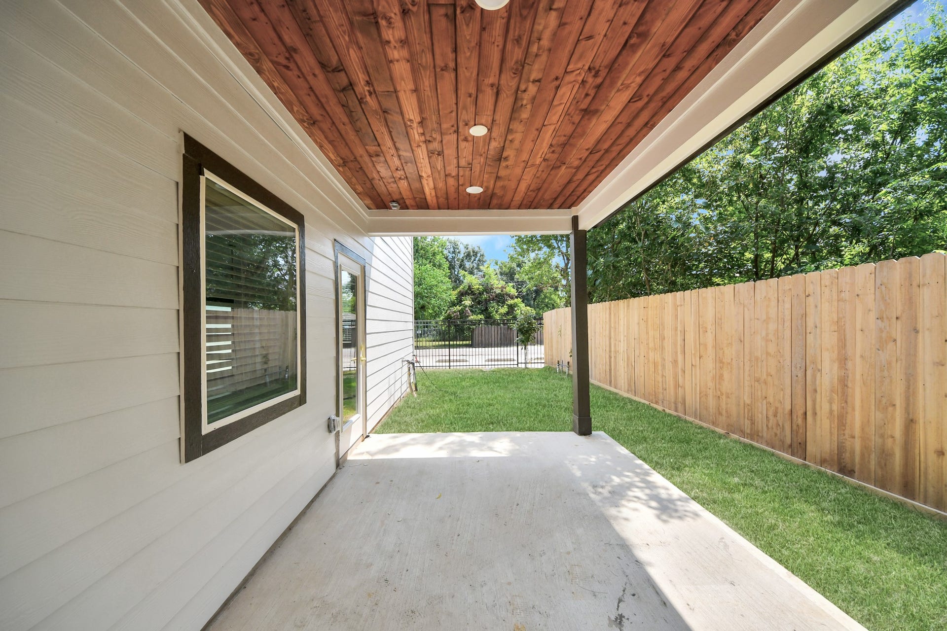 6131 Bacher Street, Houston, TX 77028 6131 Bacher Street, Houston, TX 77028