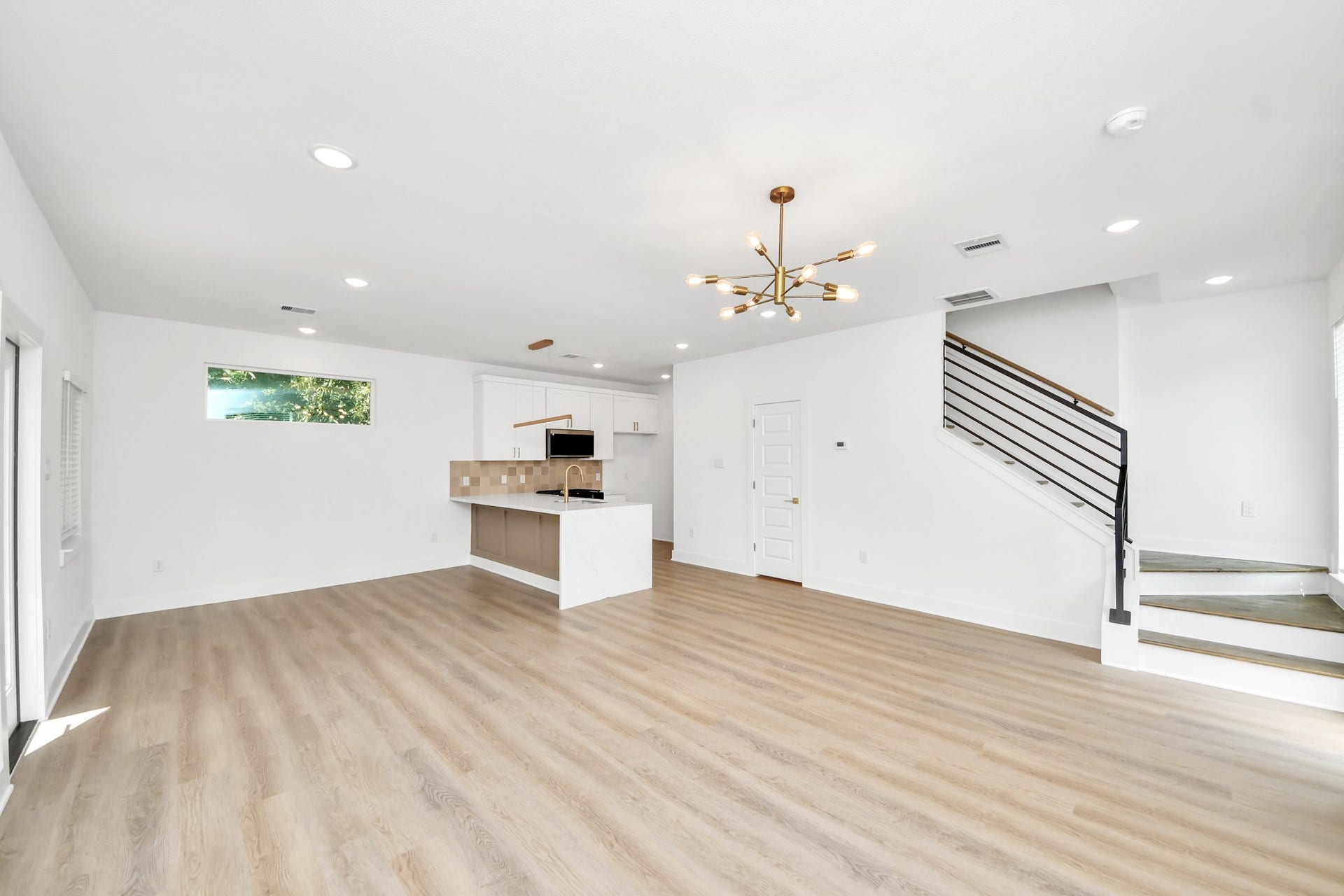 6131 Bacher Street, Houston, TX 77028 6131 Bacher Street, Houston, TX 77028