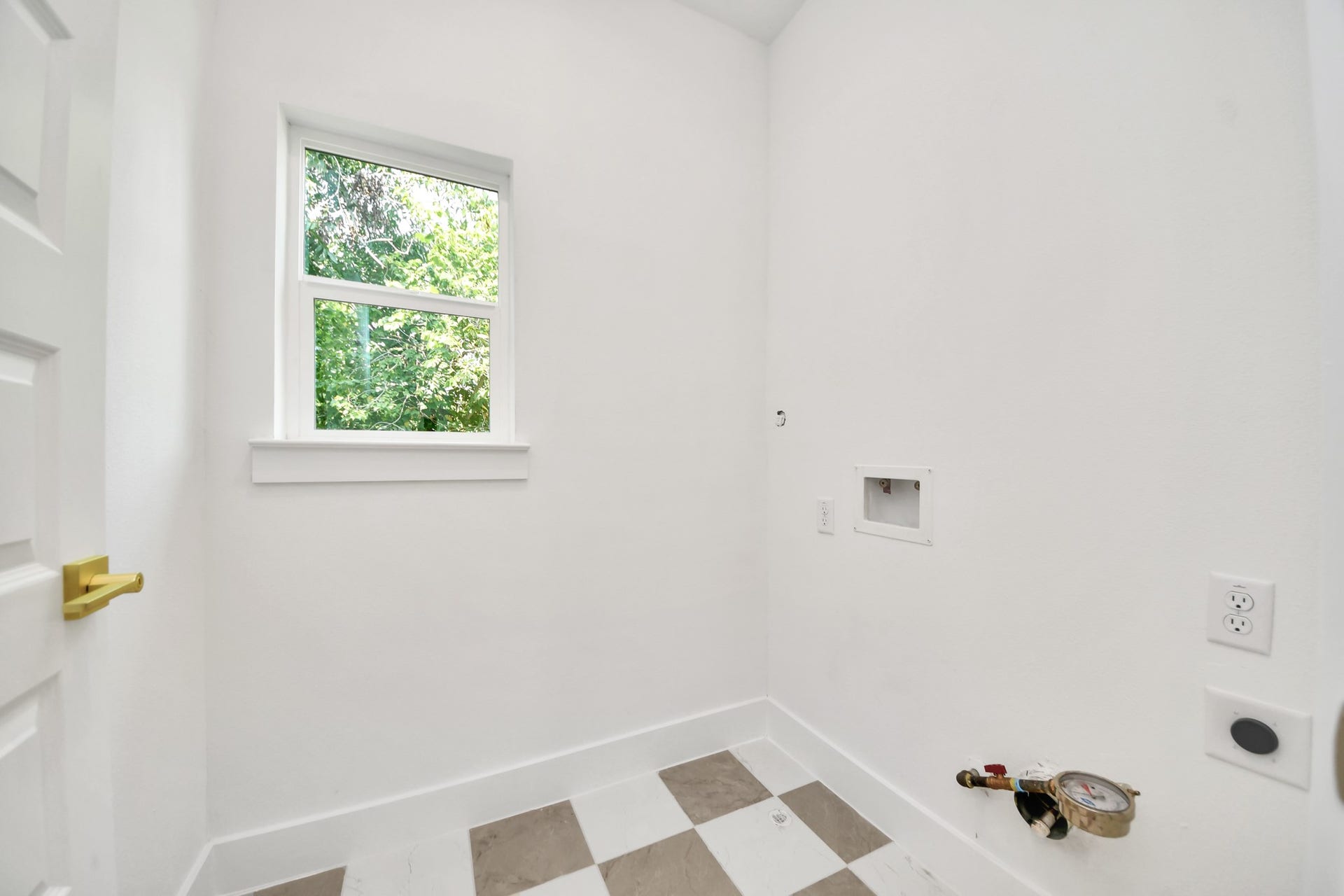 6131 Bacher Street, Houston, TX 77028 6131 Bacher Street, Houston, TX 77028
