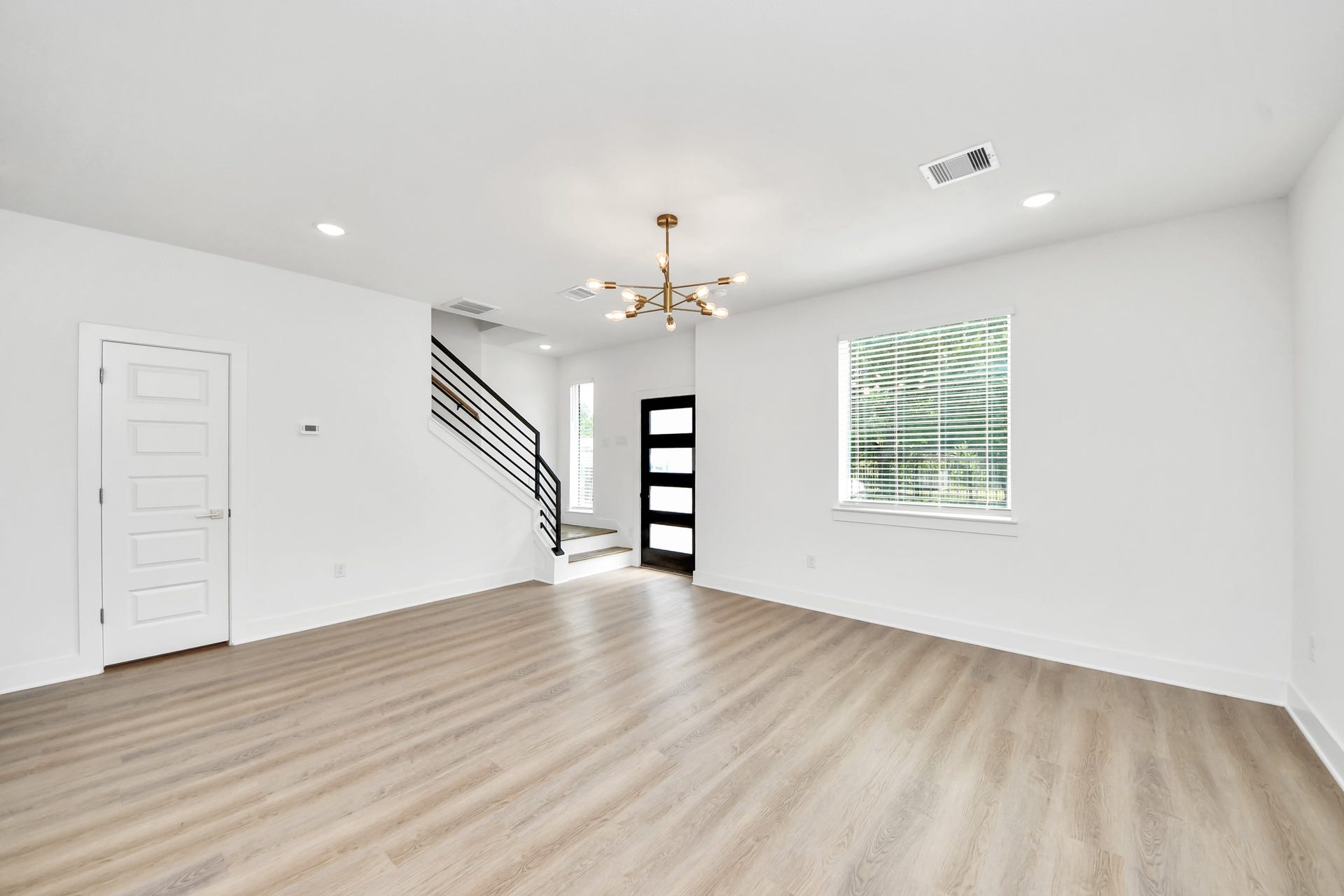 6131 Bacher Street, Houston, TX 77028 6131 Bacher Street, Houston, TX 77028