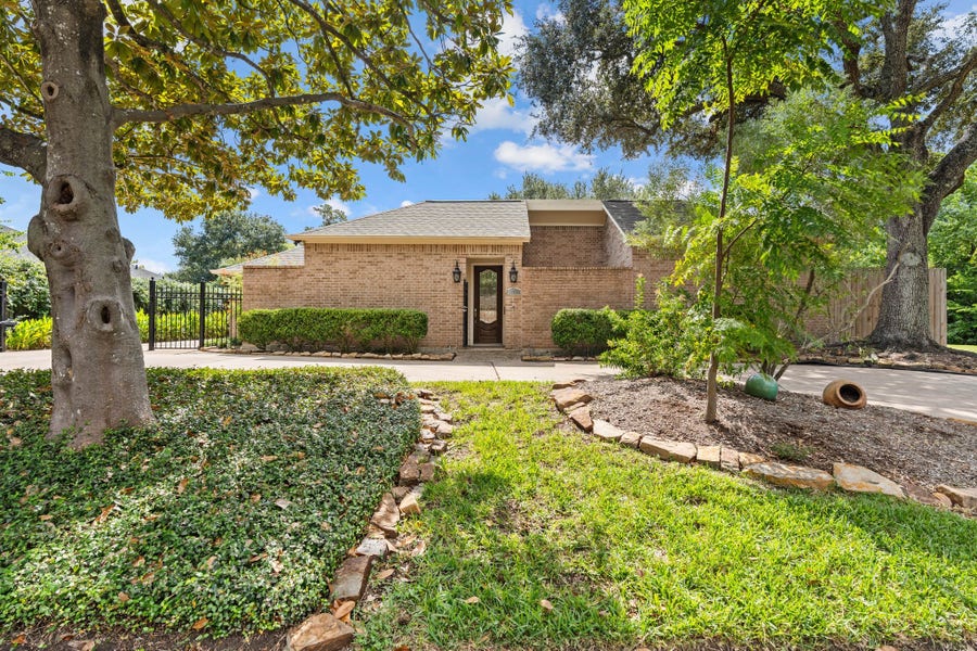 Property photo for 11519 Lakeside Place Drive, Houston, TX